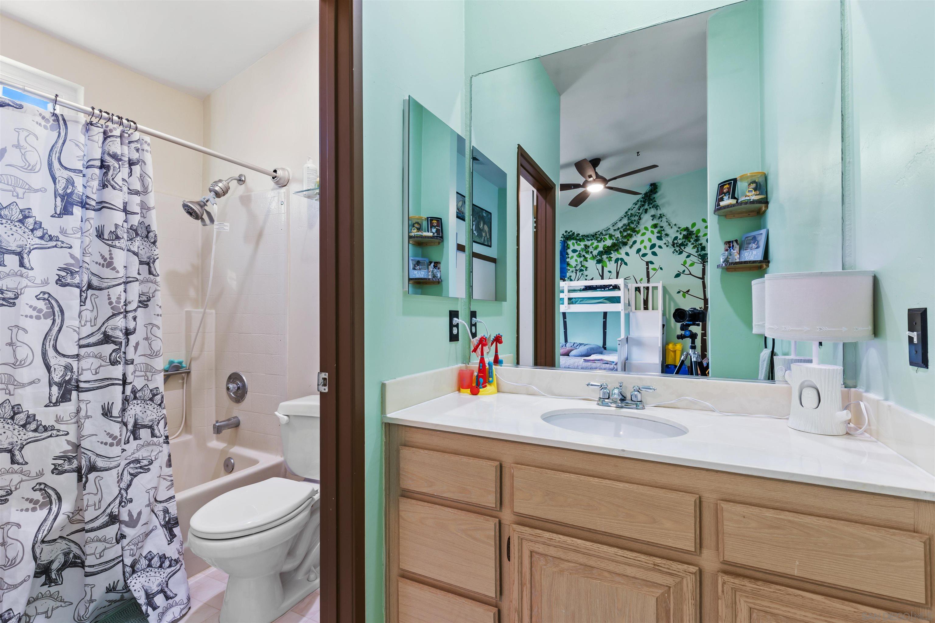 Detail Gallery Image 11 of 29 For 13806  Pinkard Way  #UNIT 40,  El Cajon,  CA 92021 - 2 Beds | 2/1 Baths