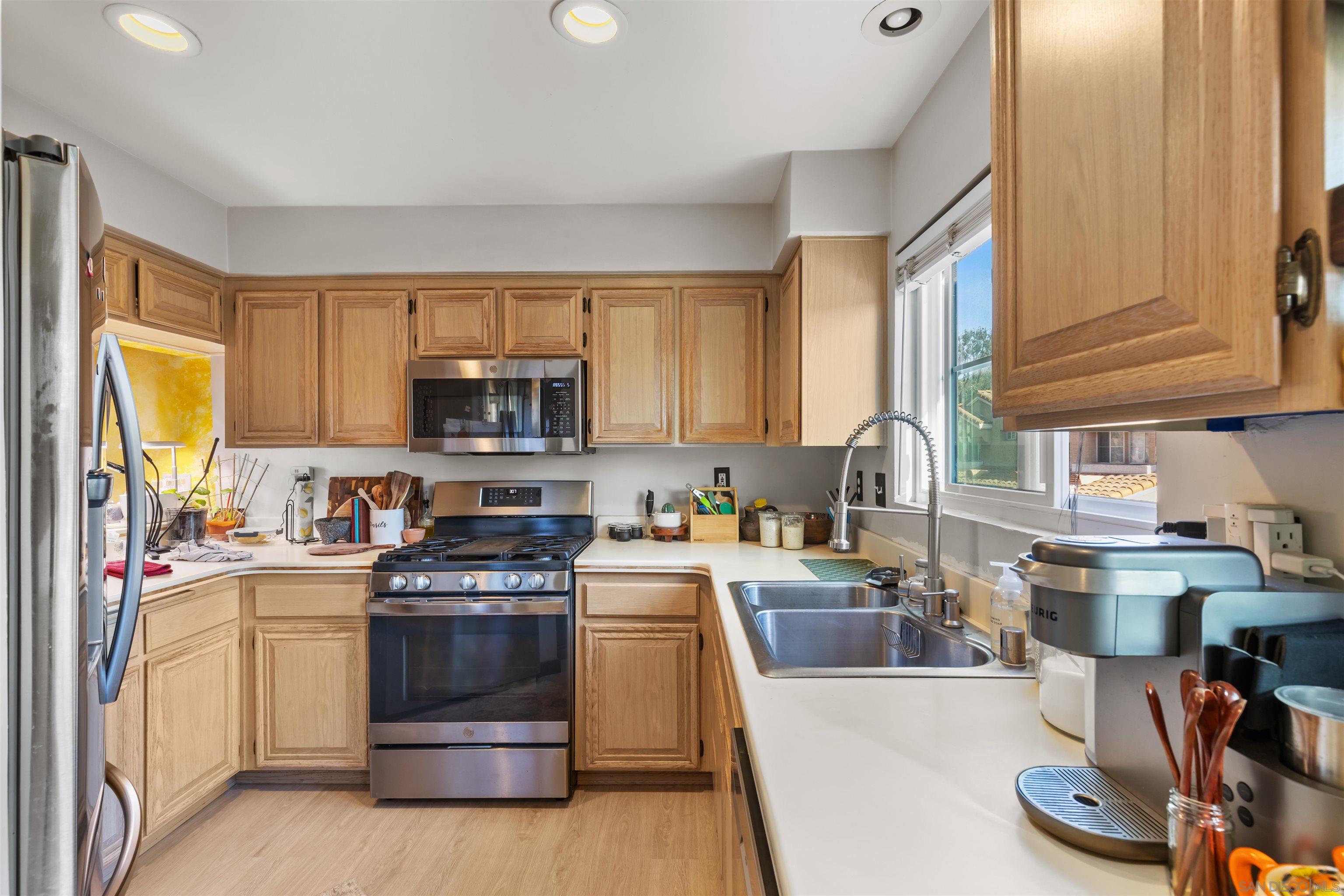 Detail Gallery Image 16 of 29 For 13806  Pinkard Way  #UNIT 40,  El Cajon,  CA 92021 - 2 Beds | 2/1 Baths