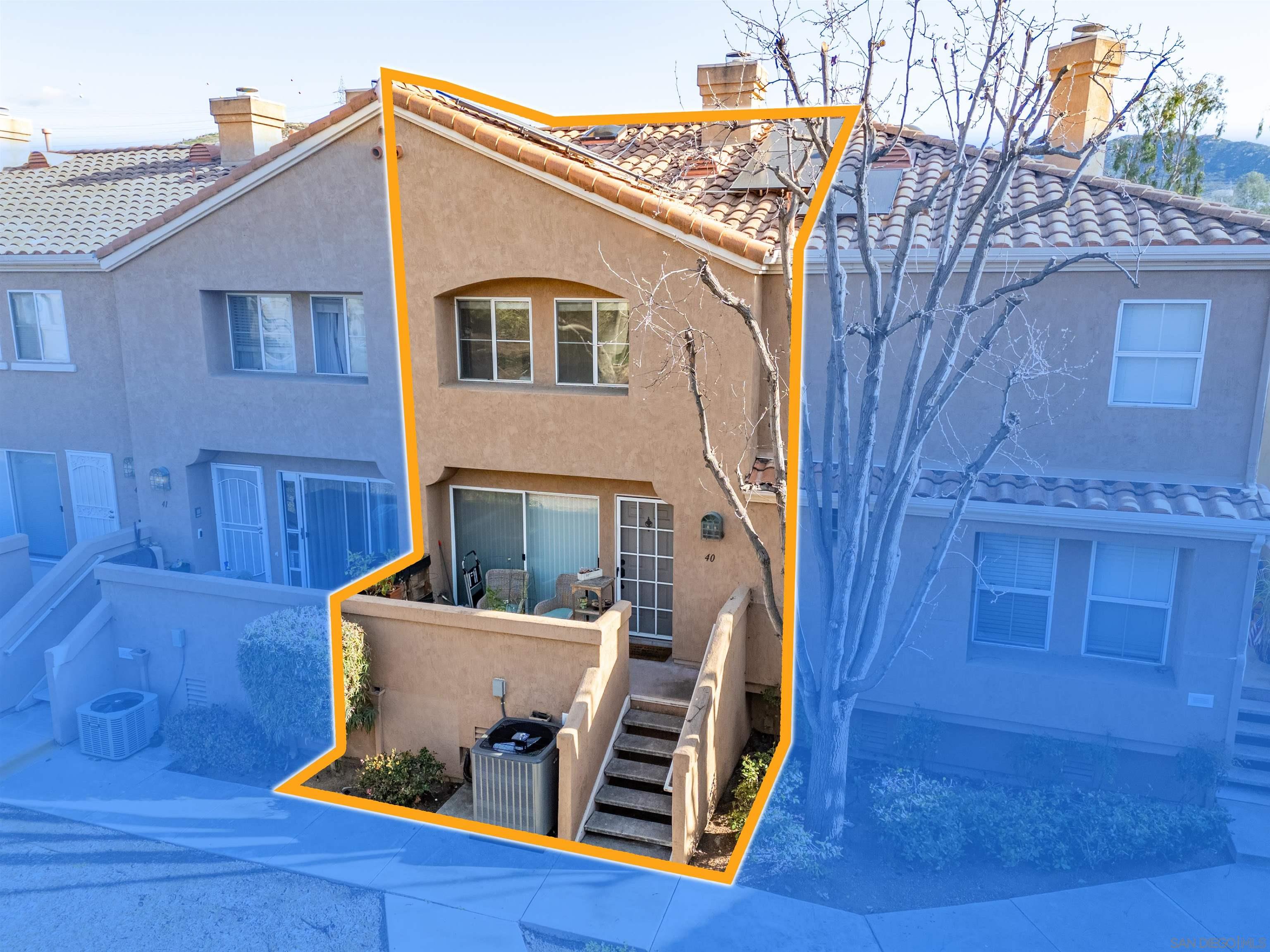 Detail Gallery Image 3 of 29 For 13806  Pinkard Way  #UNIT 40,  El Cajon,  CA 92021 - 2 Beds | 2/1 Baths