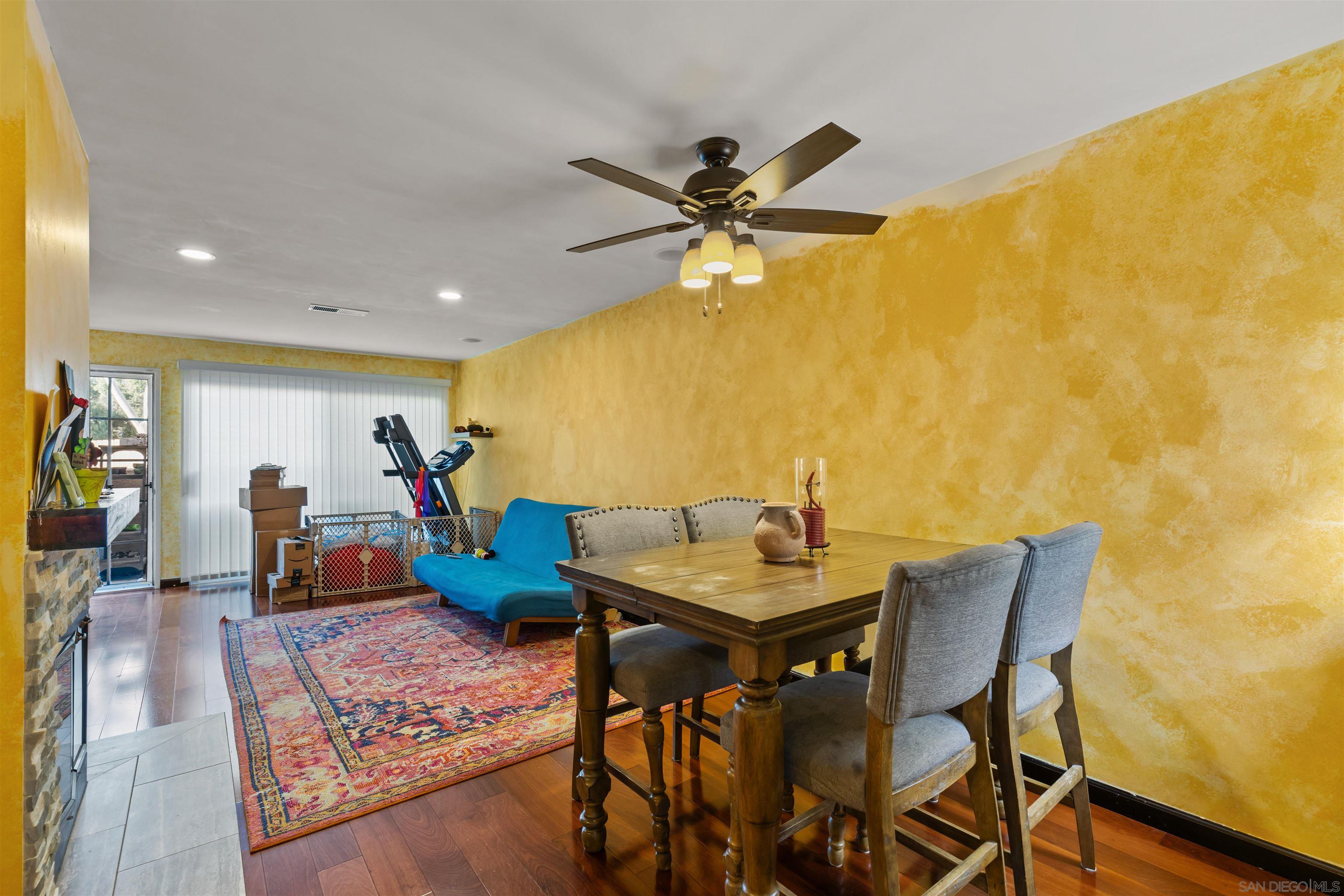 Detail Gallery Image 22 of 29 For 13806  Pinkard Way  #UNIT 40,  El Cajon,  CA 92021 - 2 Beds | 2/1 Baths