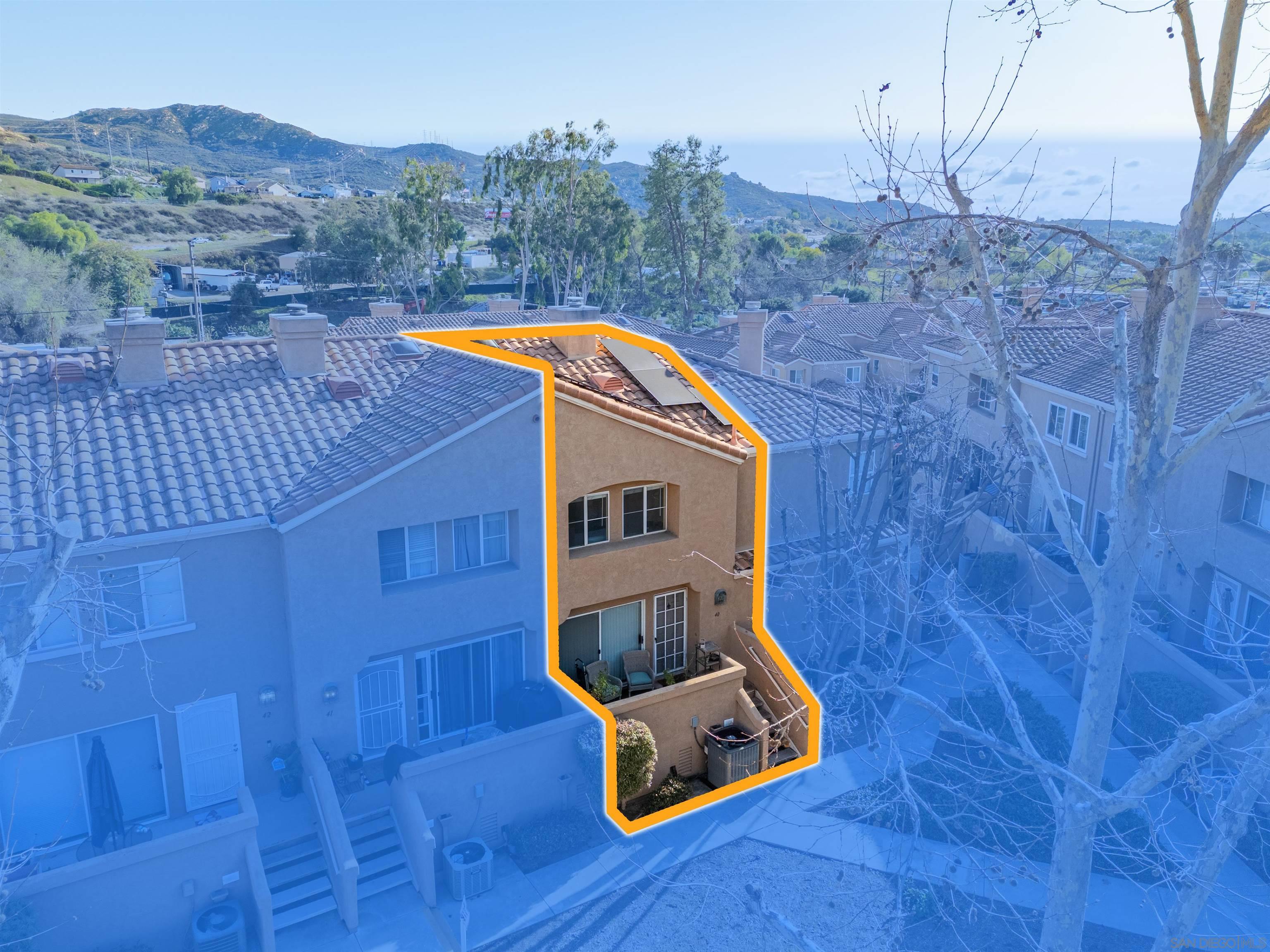 Detail Gallery Image 4 of 29 For 13806  Pinkard Way  #UNIT 40,  El Cajon,  CA 92021 - 2 Beds | 2/1 Baths