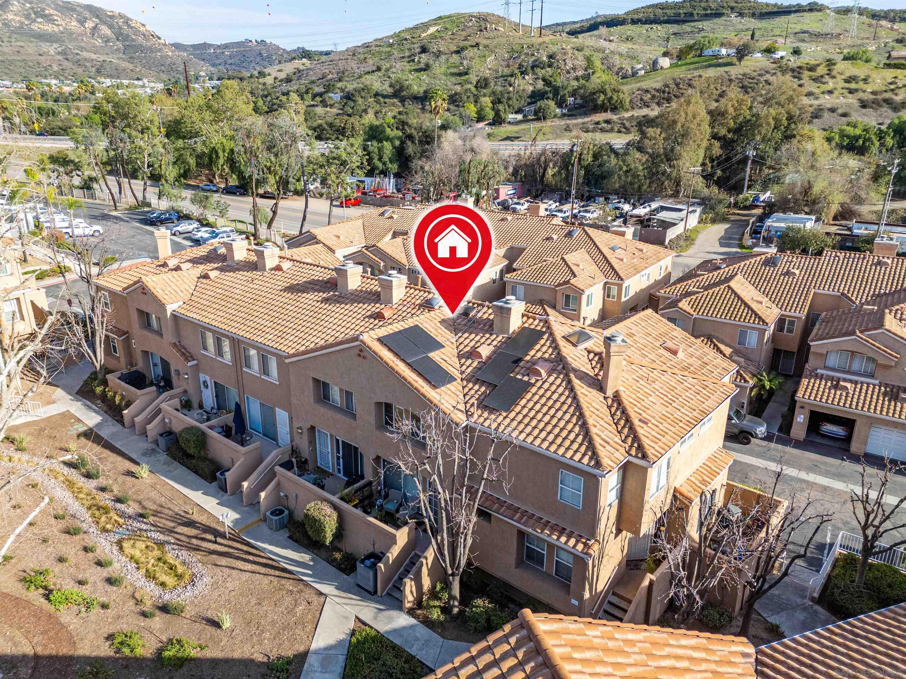 Detail Gallery Image 9 of 29 For 13806  Pinkard Way  #UNIT 40,  El Cajon,  CA 92021 - 2 Beds | 2/1 Baths