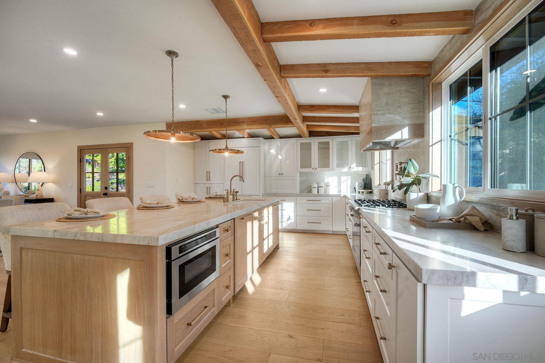 Detail Gallery Image 15 of 55 For 4316  Arcadia Dr, San Diego,  CA 92103 - 6 Beds | 3/1 Baths