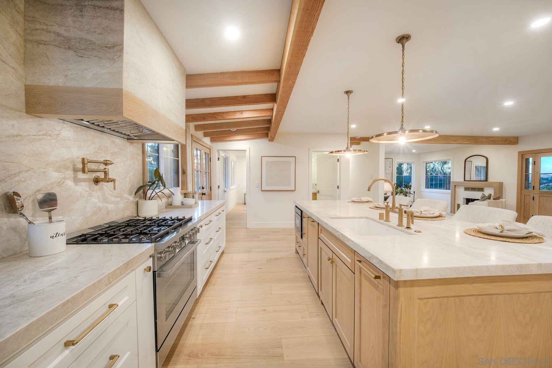 Detail Gallery Image 17 of 55 For 4316  Arcadia Dr, San Diego,  CA 92103 - 6 Beds | 3/1 Baths