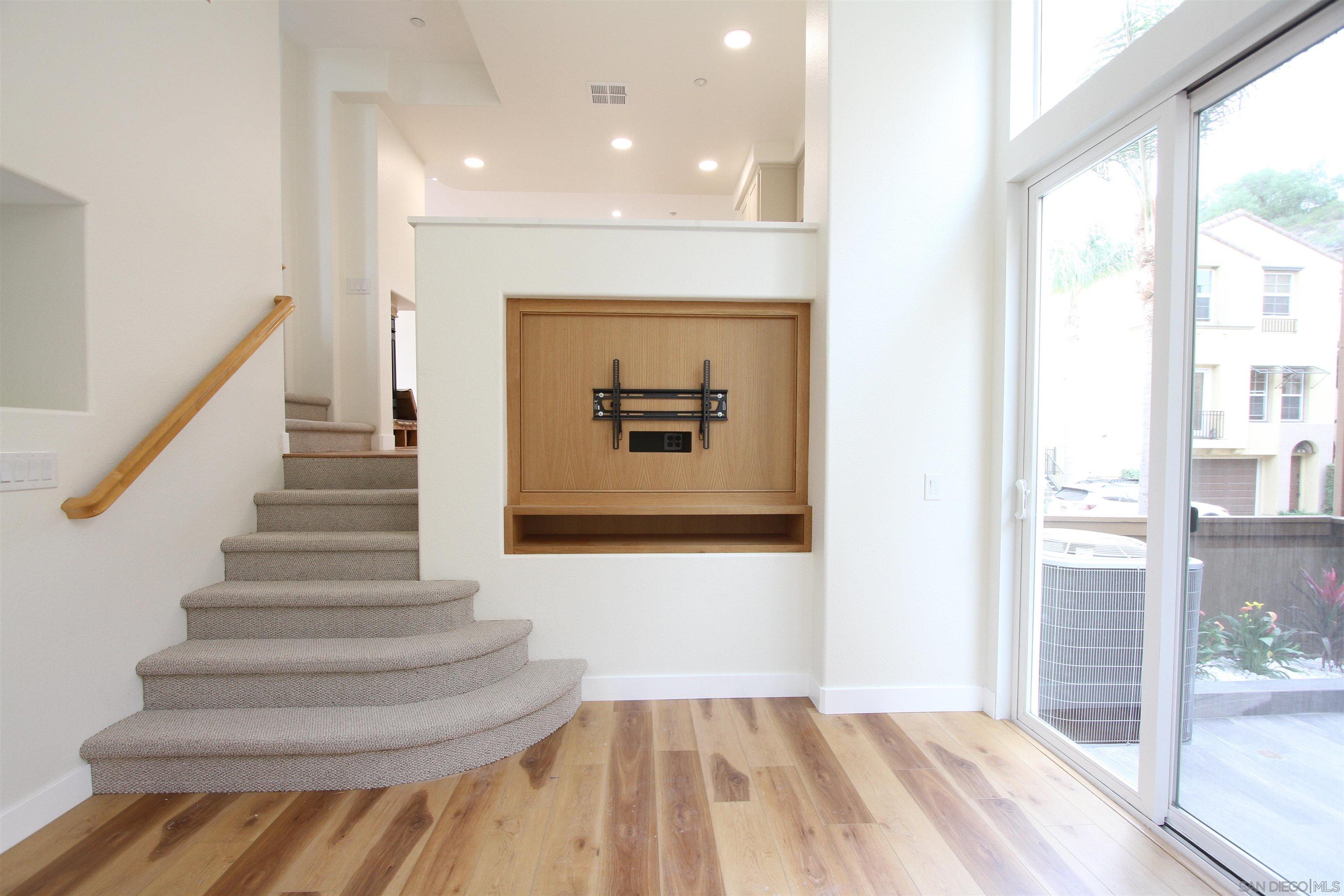 Front Image Thumbnail for SD260007877