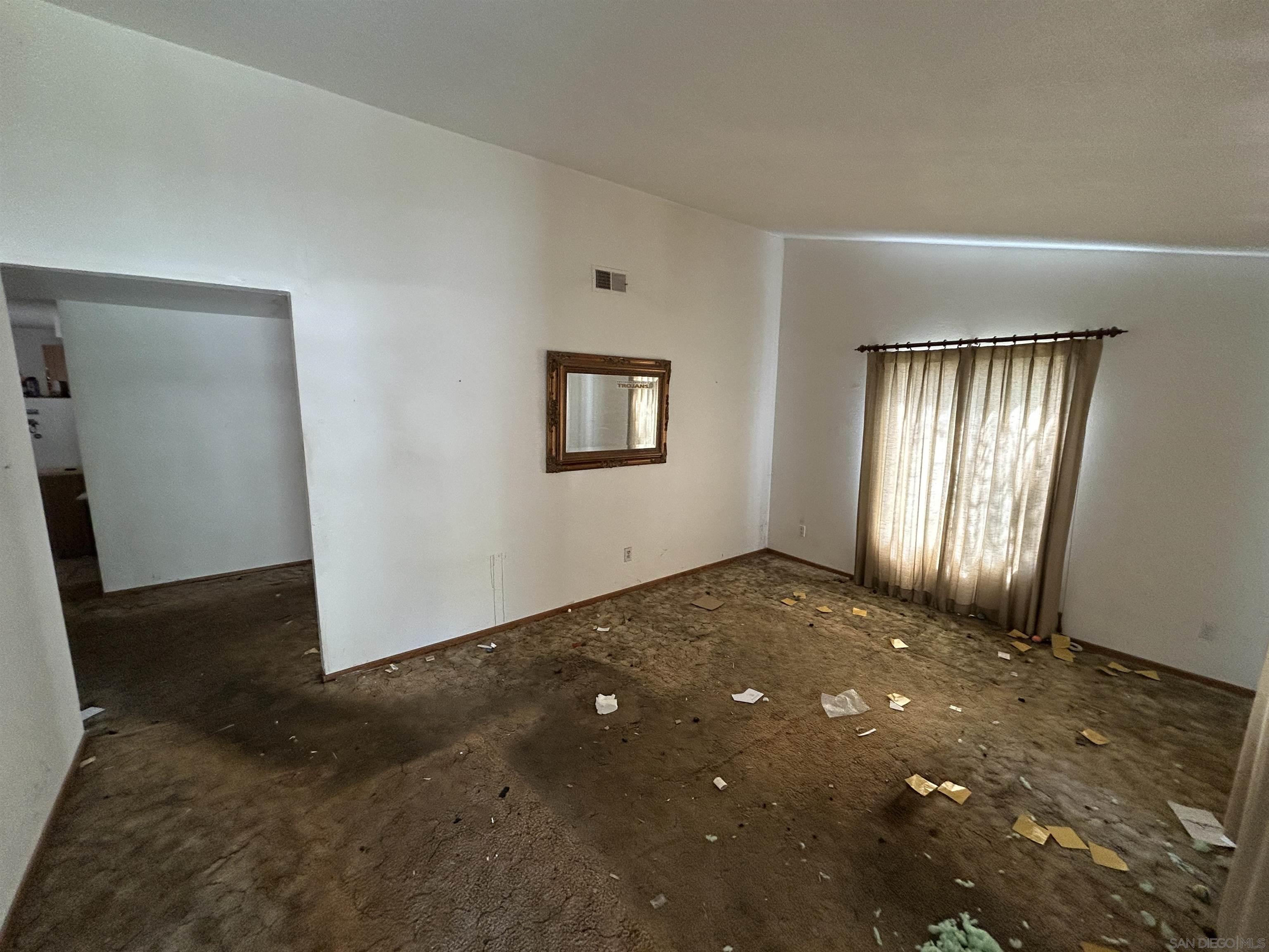 Detail Gallery Image 2 of 19 For 3164  Carr Dr, Oceanside,  CA 92056 - 3 Beds | 2 Baths