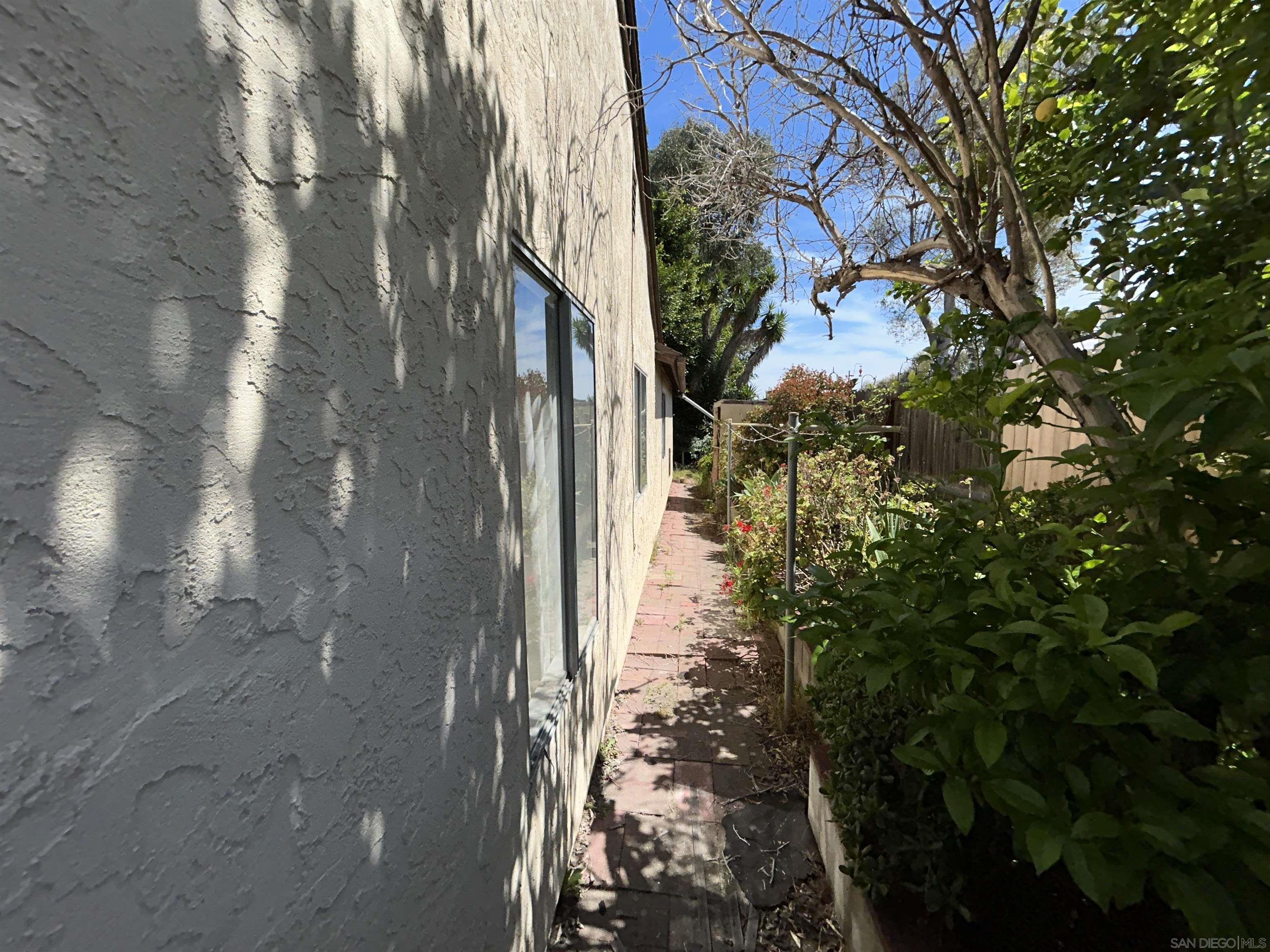 Detail Gallery Image 19 of 19 For 3164  Carr Dr, Oceanside,  CA 92056 - 3 Beds | 2 Baths