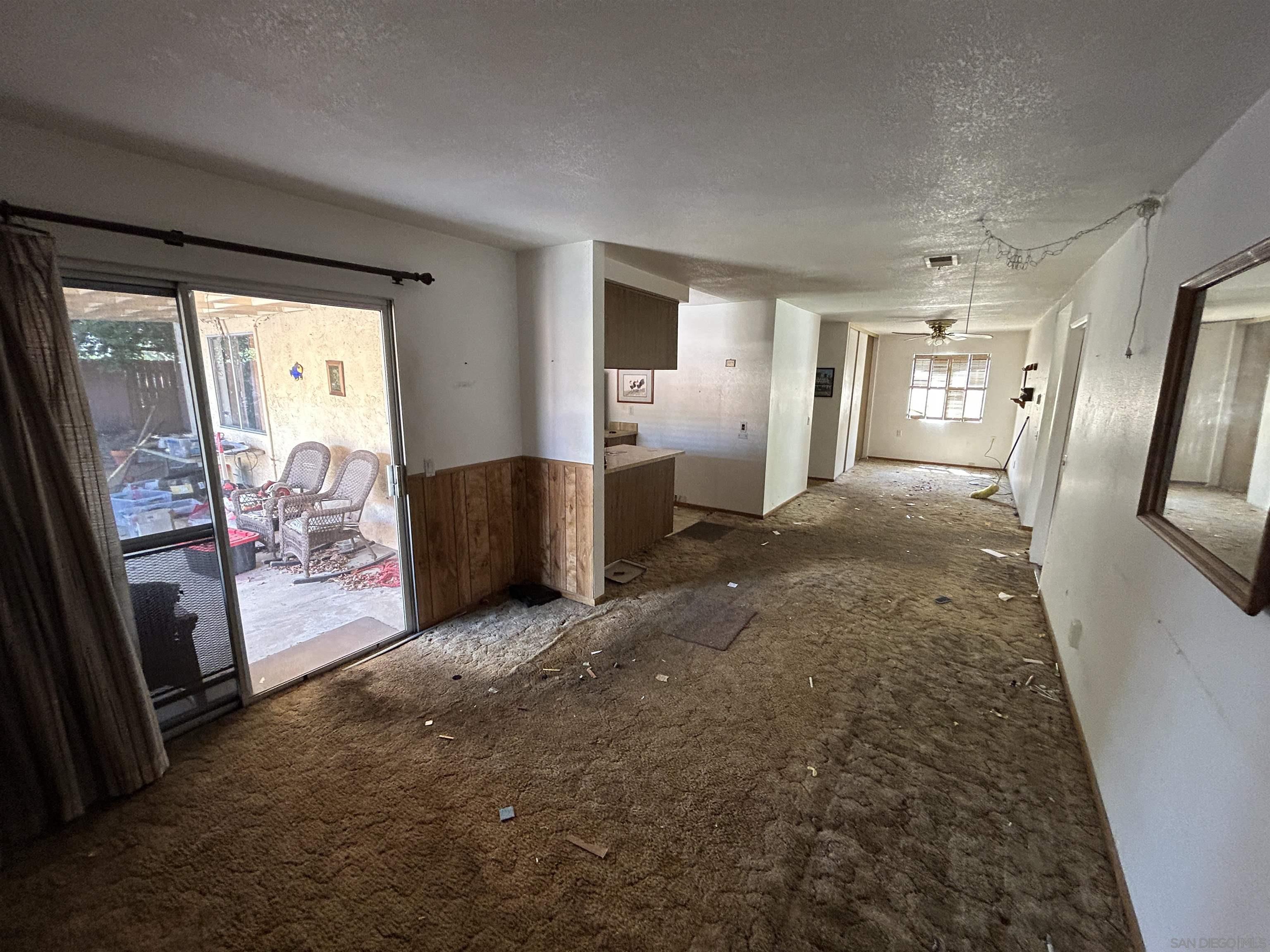 Detail Gallery Image 8 of 19 For 3164  Carr Dr, Oceanside,  CA 92056 - 3 Beds | 2 Baths