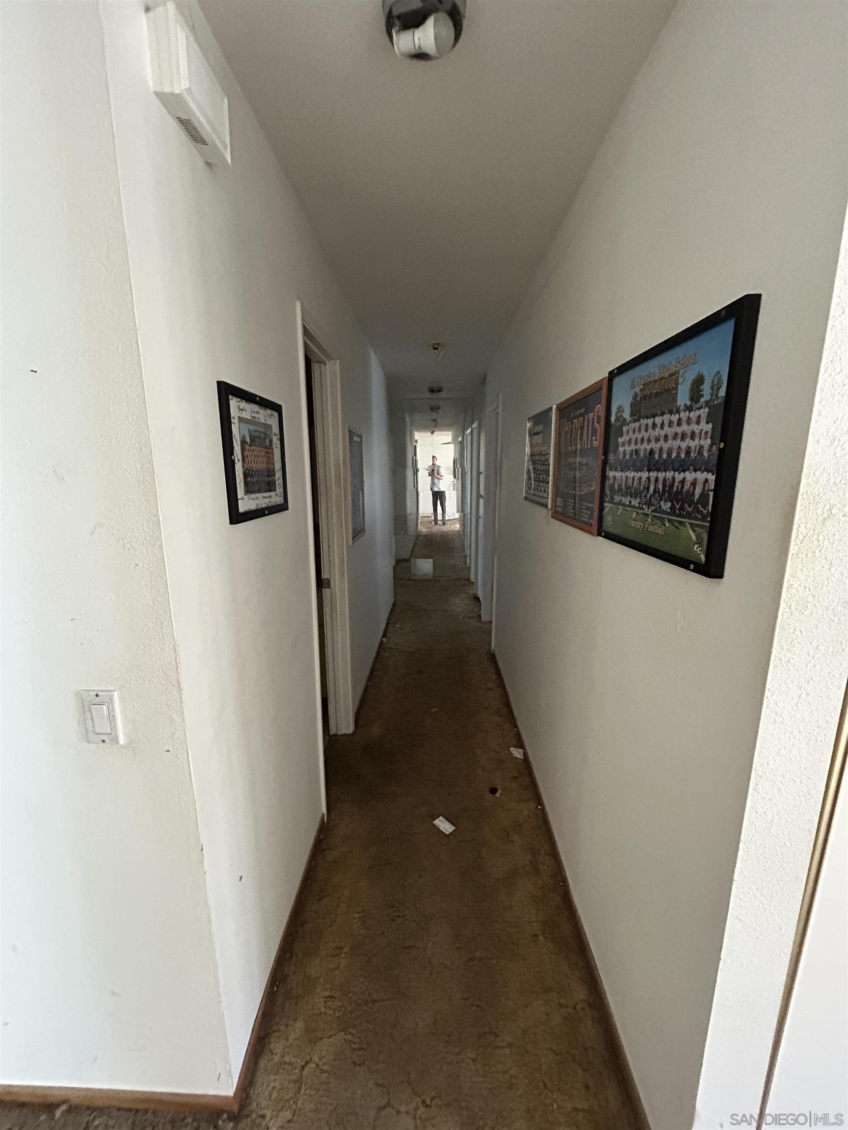 Detail Gallery Image 9 of 19 For 3164  Carr Dr, Oceanside,  CA 92056 - 3 Beds | 2 Baths