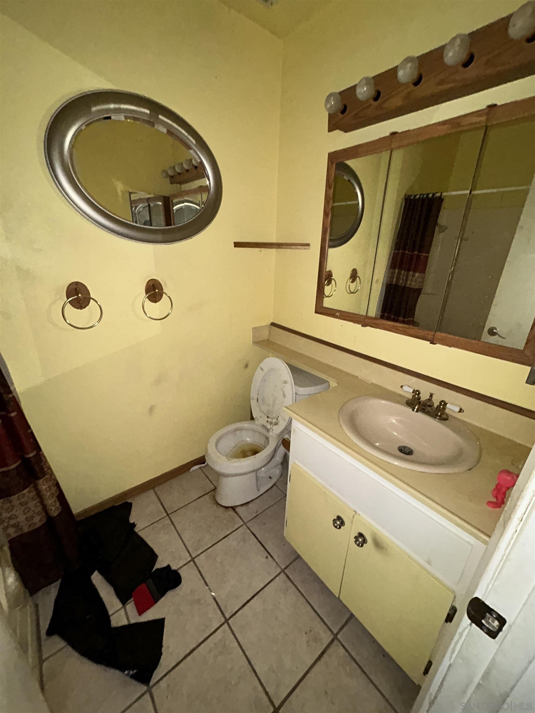 Detail Gallery Image 10 of 19 For 3164  Carr Dr, Oceanside,  CA 92056 - 3 Beds | 2 Baths