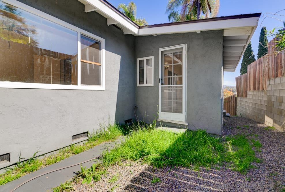 Detail Gallery Image 8 of 50 For 615-617  Truly Ter, Vista,  CA 92084 - – Beds | – Baths