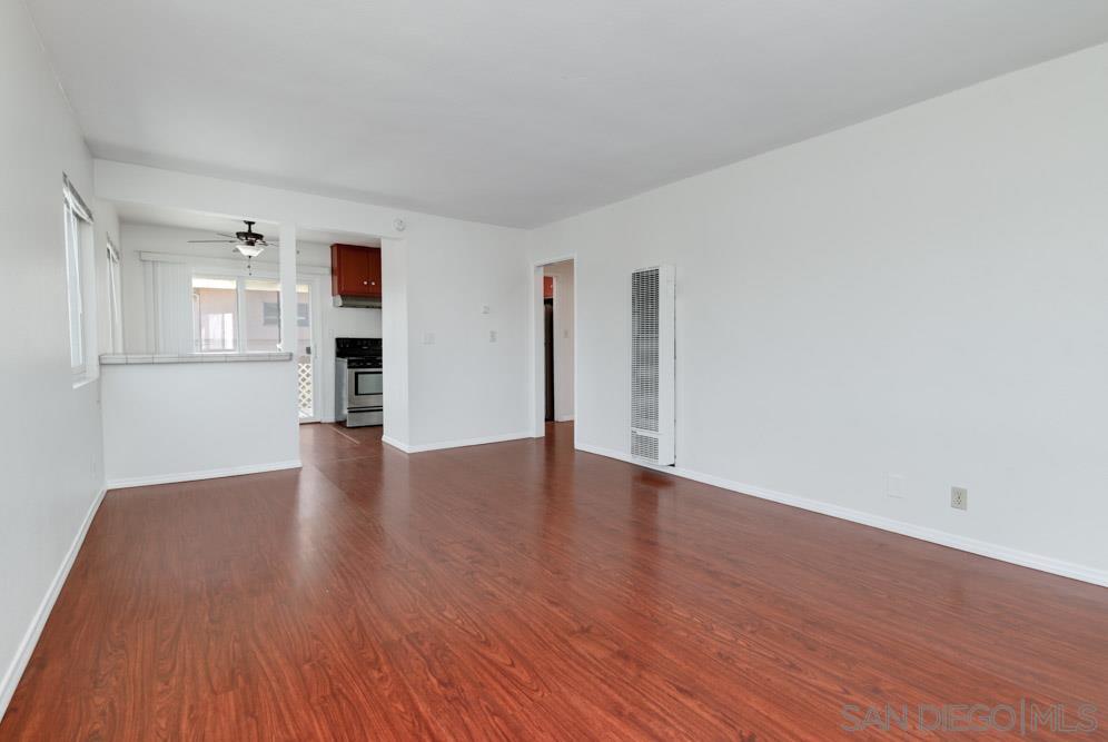 Detail Gallery Image 10 of 50 For 615-617  Truly Ter, Vista,  CA 92084 - – Beds | – Baths