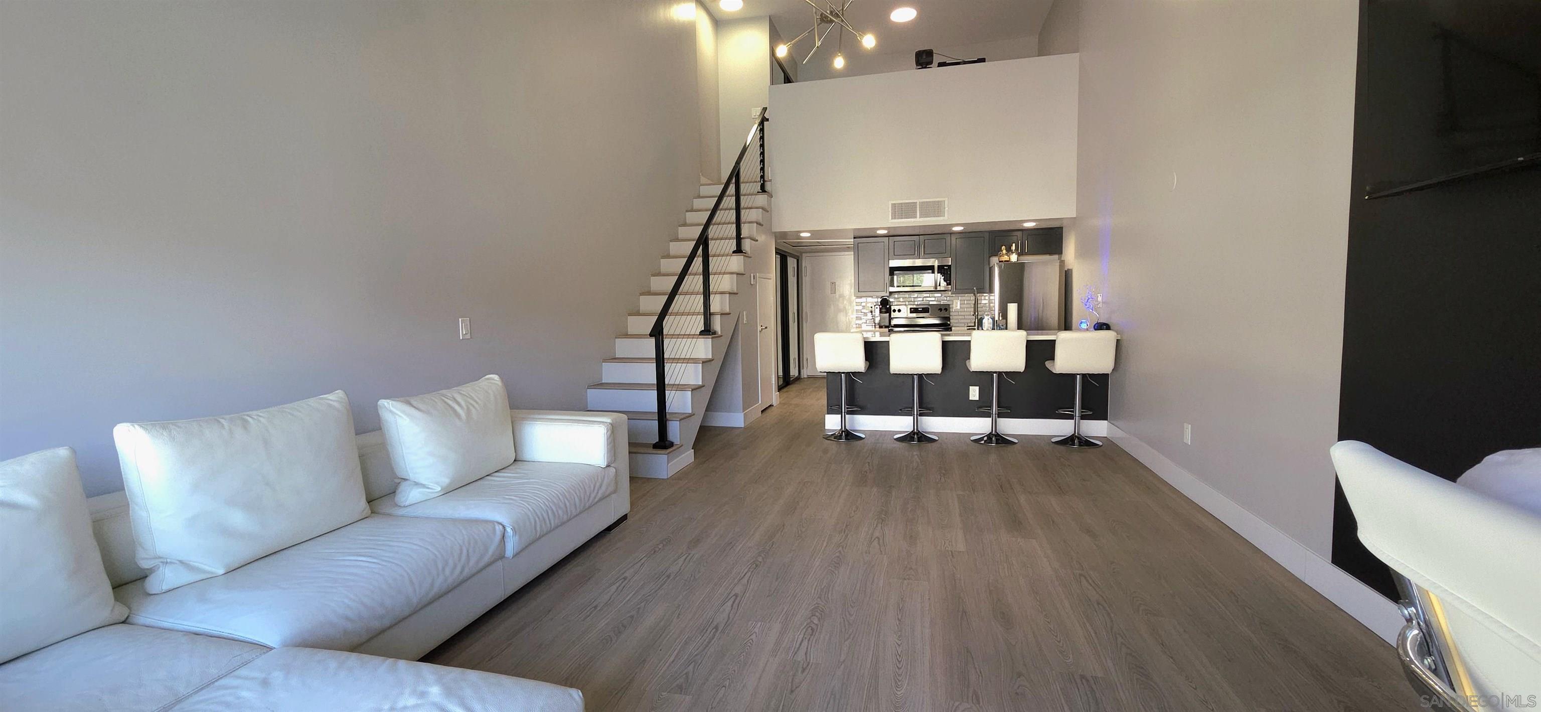 Front Image Thumbnail for SD260007888