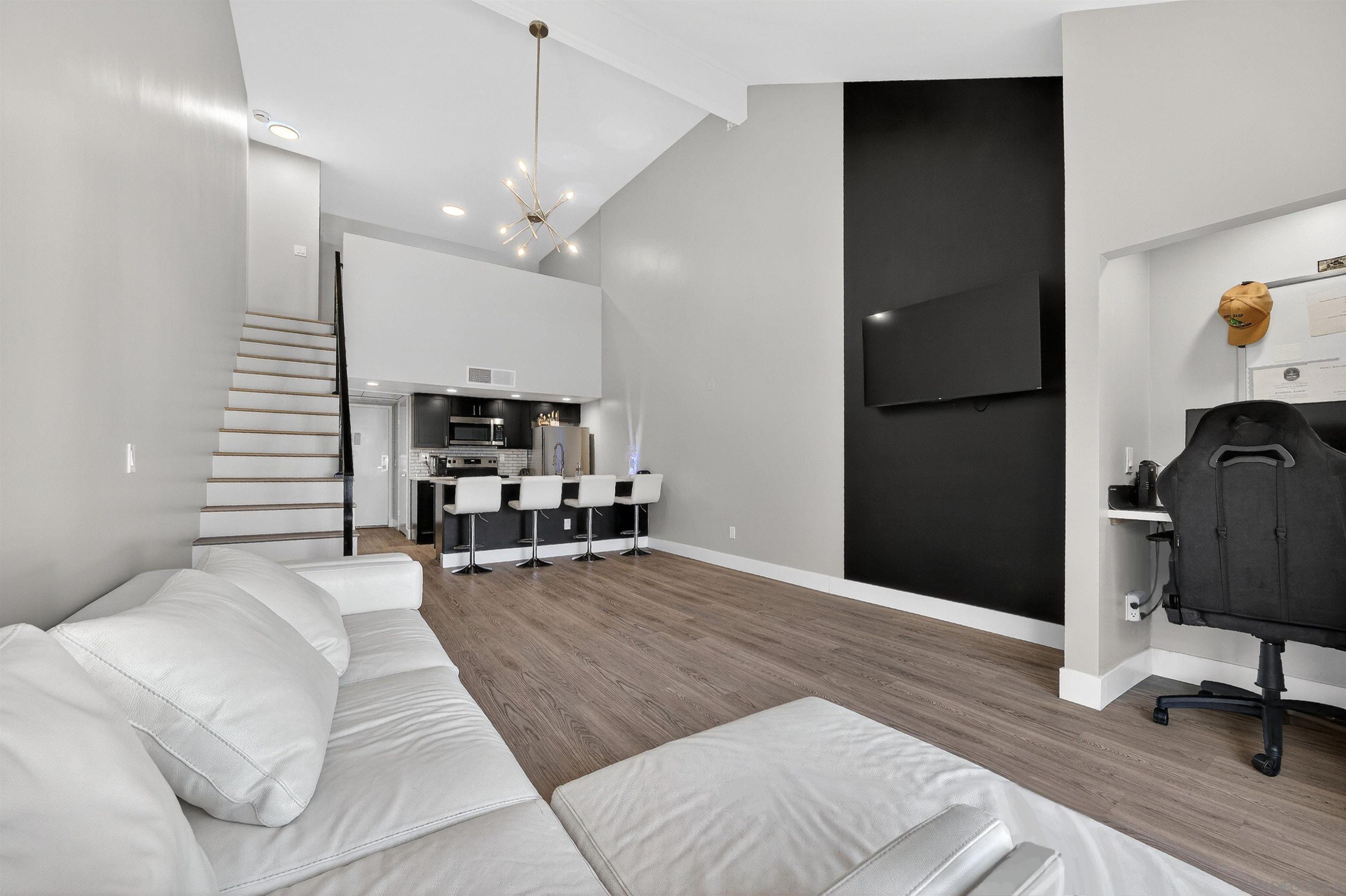 Front Image Thumbnail for SD260007888