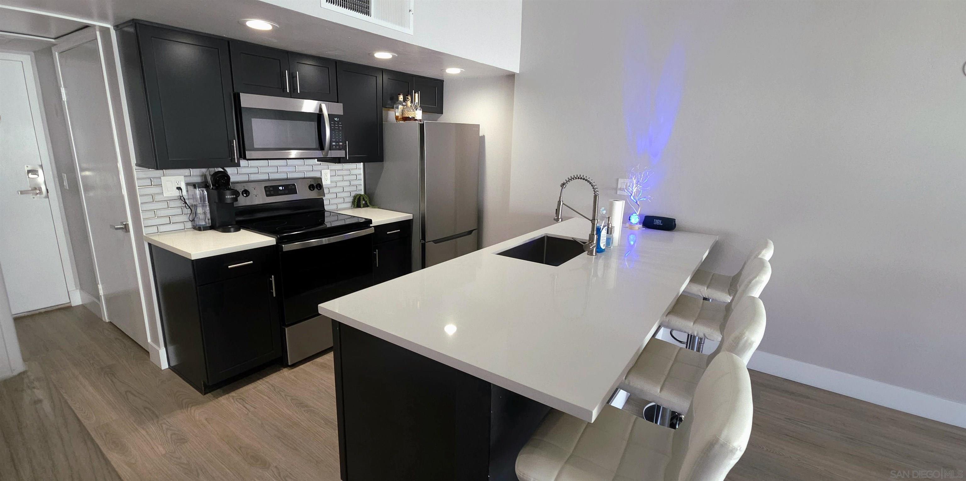 Detail Gallery Image 3 of 8 For 6191  Rancho Mission  #306,  San Diego,  CA 92108 - 1 Beds | 1 Baths