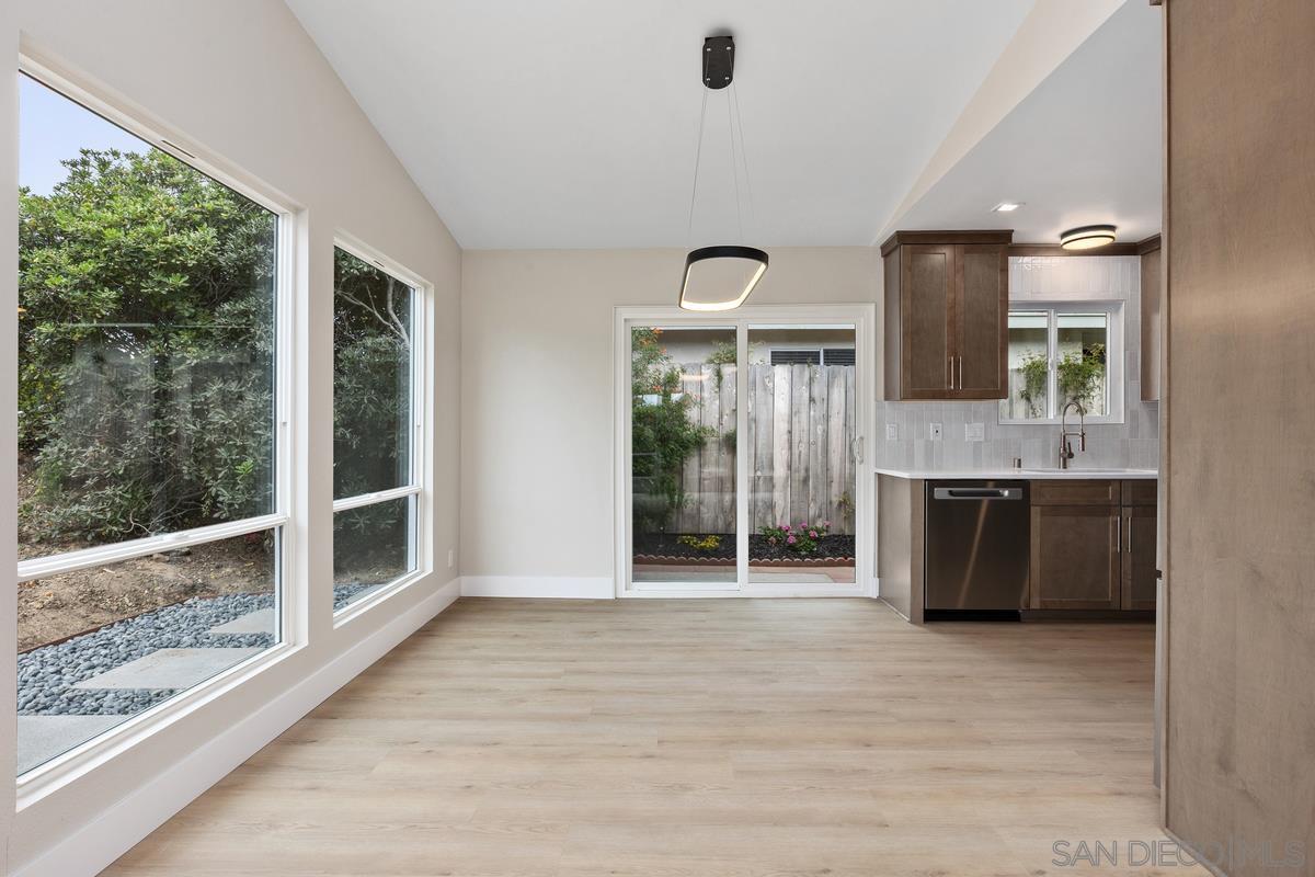 Detail Gallery Image 13 of 35 For 2425  Levante  a, Carlsbad,  CA 92009 - 3 Beds | 2 Baths