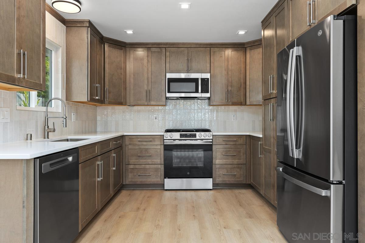 Detail Gallery Image 16 of 35 For 2425  Levante  a, Carlsbad,  CA 92009 - 3 Beds | 2 Baths