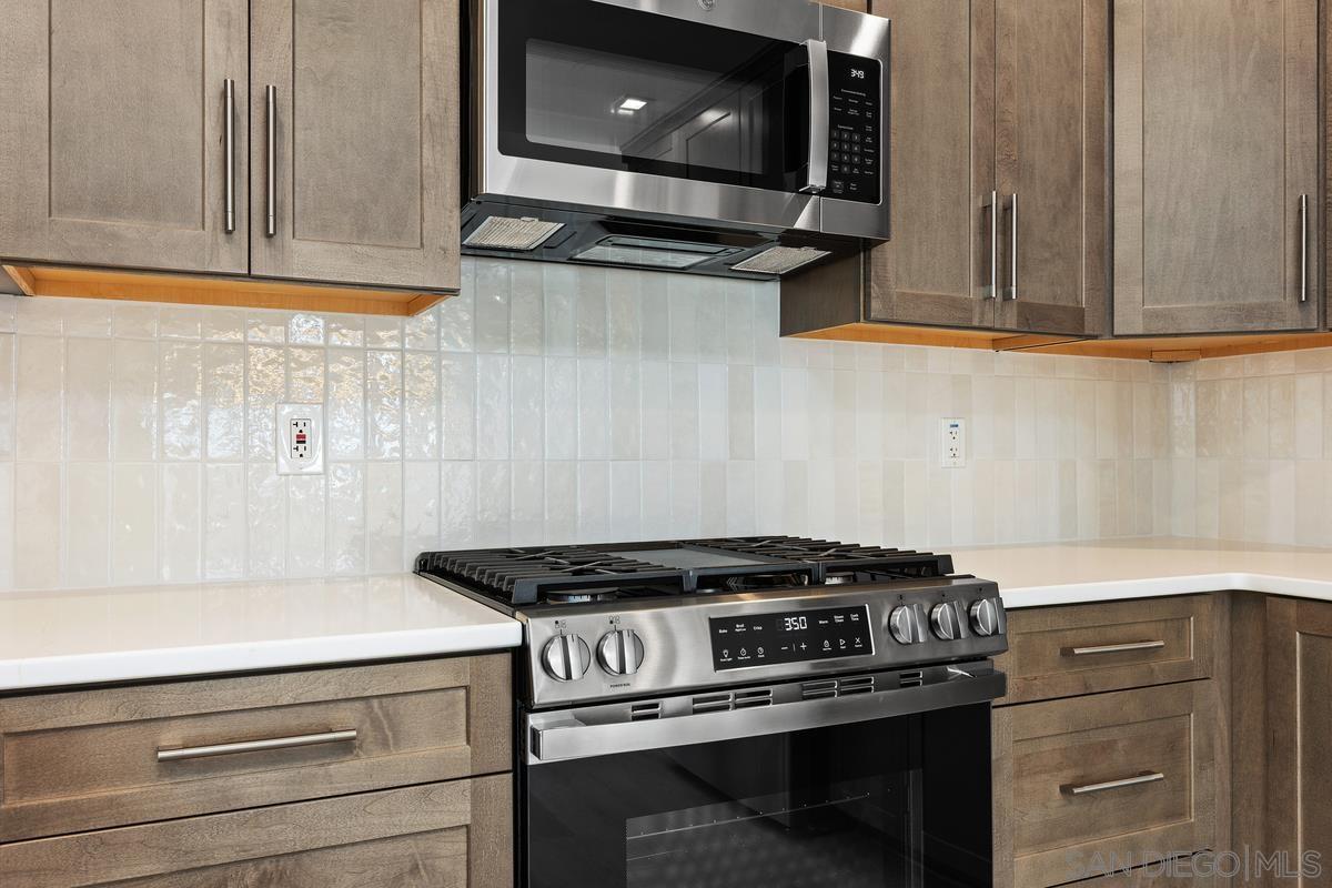 Detail Gallery Image 19 of 35 For 2425  Levante  a, Carlsbad,  CA 92009 - 3 Beds | 2 Baths