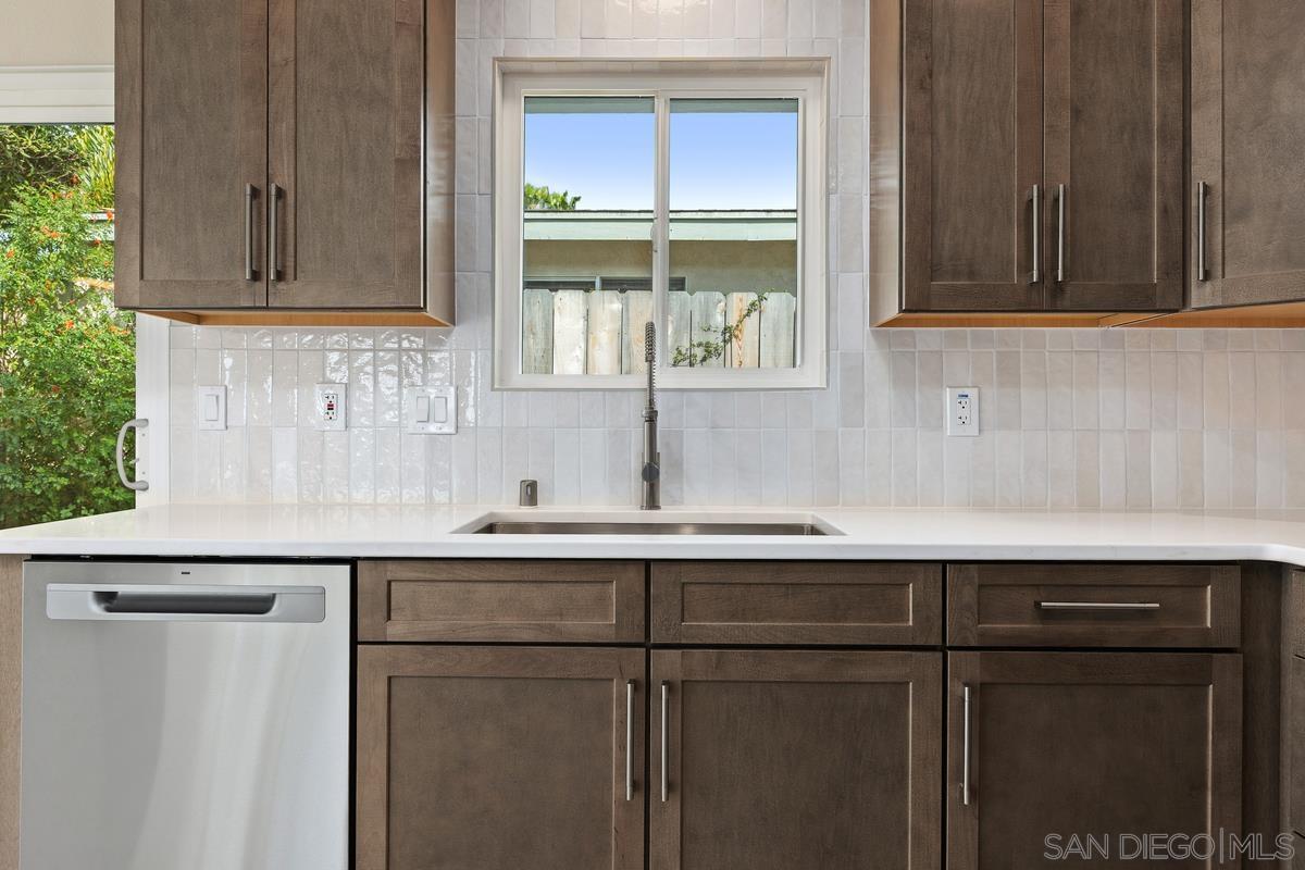 Detail Gallery Image 20 of 35 For 2425  Levante  a, Carlsbad,  CA 92009 - 3 Beds | 2 Baths