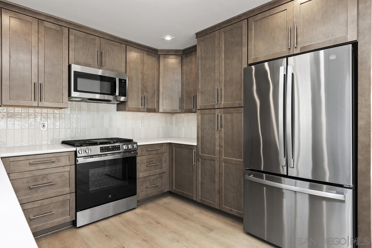 Detail Gallery Image 21 of 35 For 2425  Levante  a, Carlsbad,  CA 92009 - 3 Beds | 2 Baths