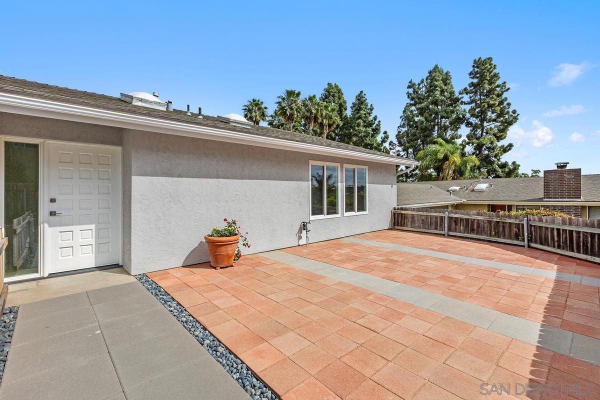 Detail Gallery Image 4 of 35 For 2425  Levante  a, Carlsbad,  CA 92009 - 3 Beds | 2 Baths