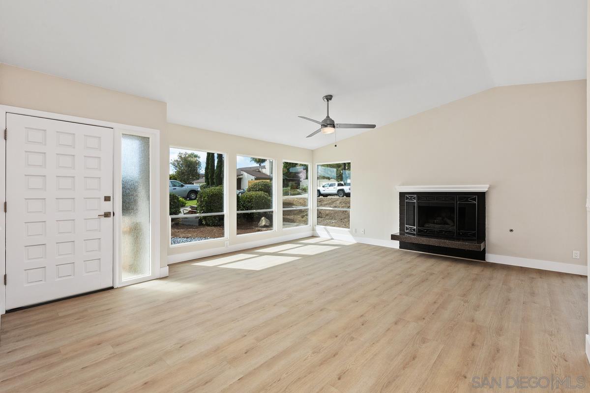 Detail Gallery Image 7 of 35 For 2425  Levante  a, Carlsbad,  CA 92009 - 3 Beds | 2 Baths