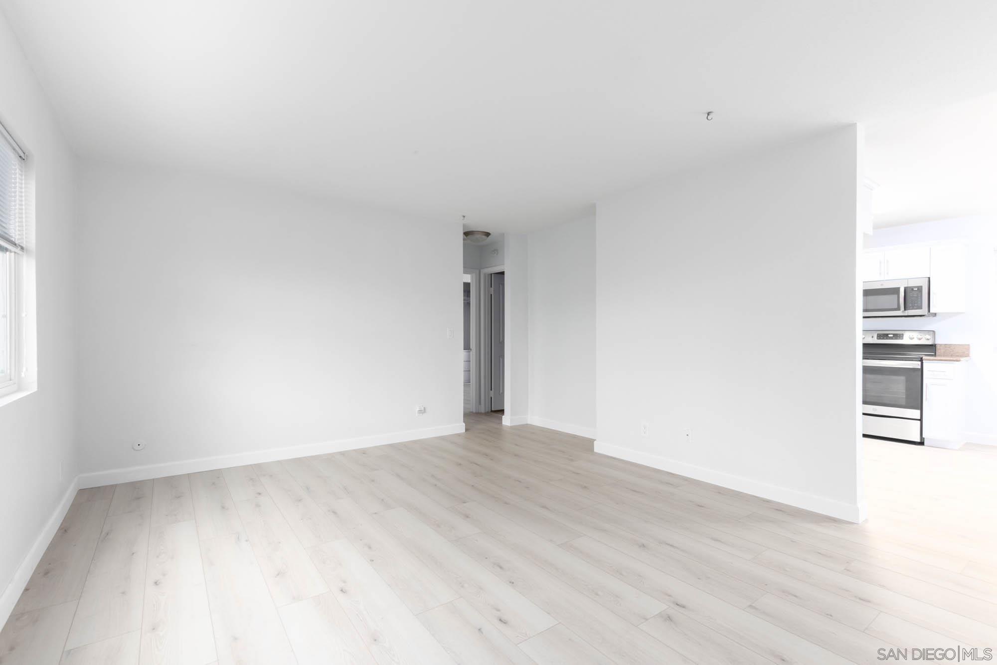 Detail Gallery Image 3 of 21 For 6750  Beadnell Way  #39,  San Diego,  CA 92117 - 2 Beds | 2 Baths