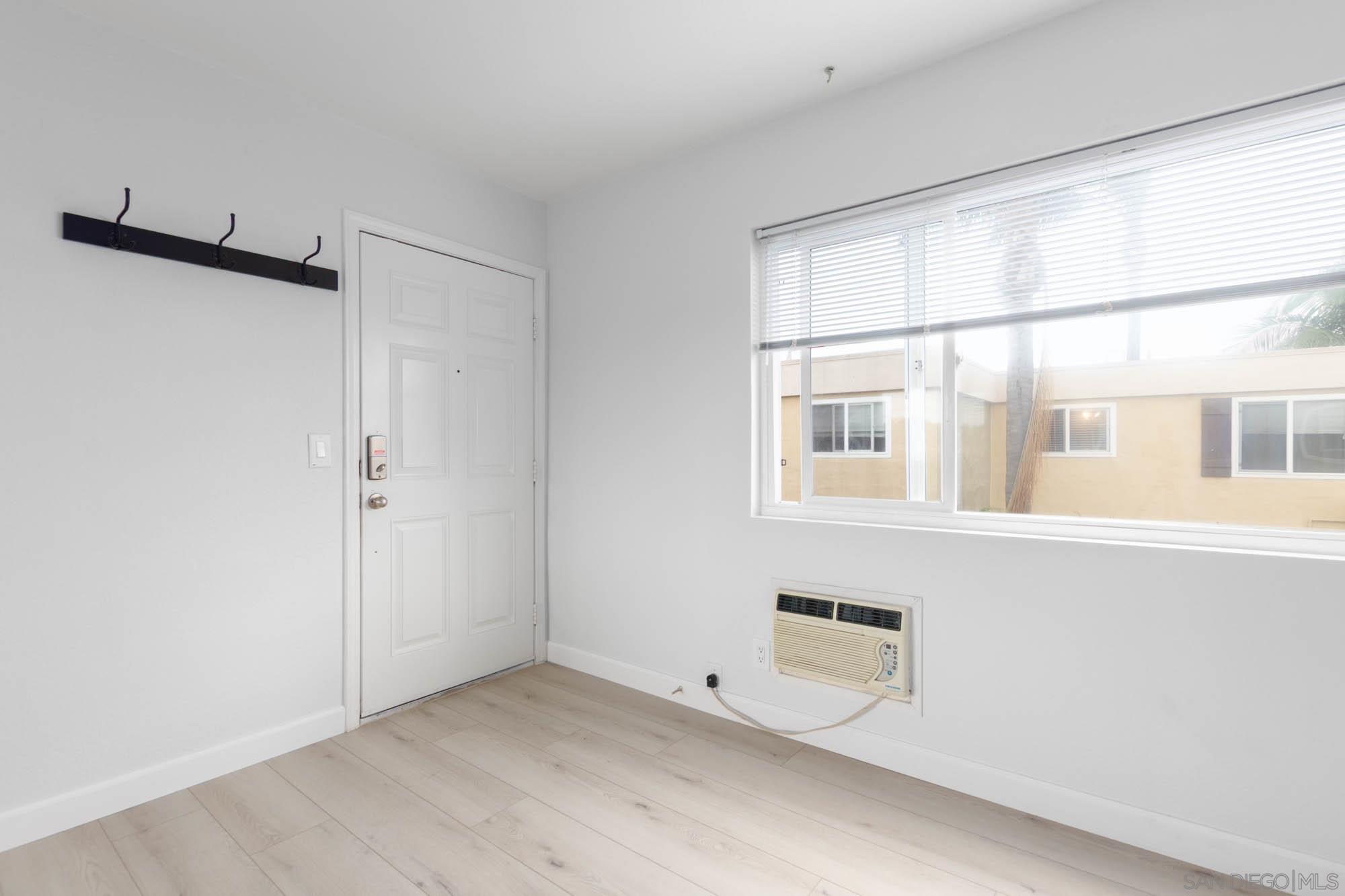 Detail Gallery Image 5 of 21 For 6750  Beadnell Way  #39,  San Diego,  CA 92117 - 2 Beds | 2 Baths