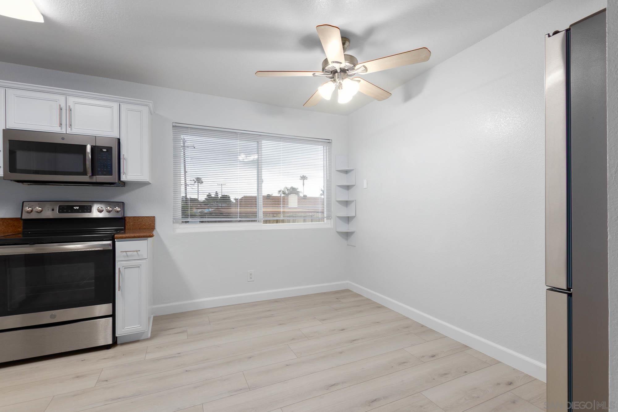 Detail Gallery Image 5 of 21 For 6750  Beadnell Way  #39,  San Diego,  CA 92117 - 2 Beds | 2 Baths