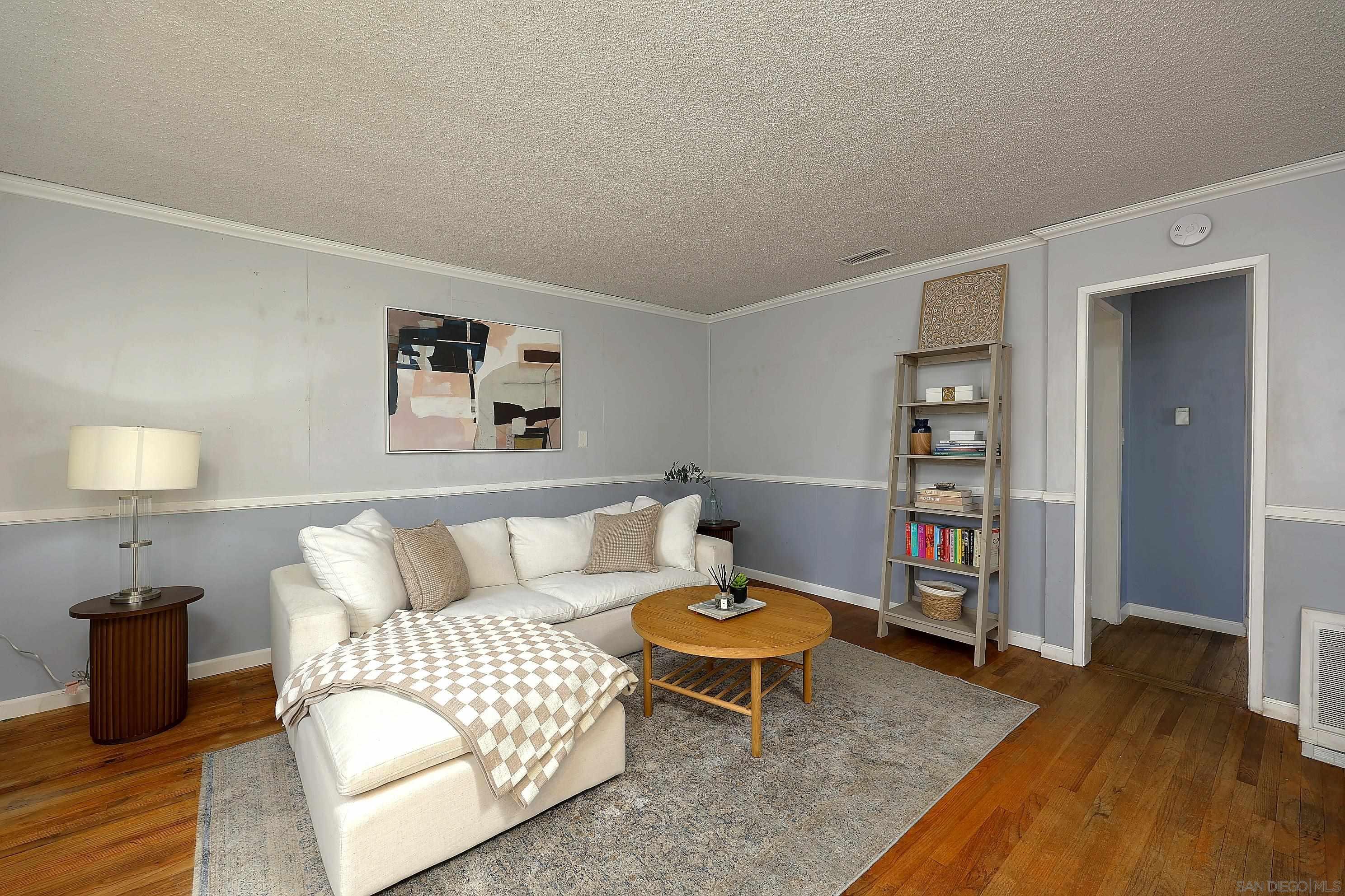 Detail Gallery Image 2 of 6 For 6809  Carthage, San Diego,  CA 92120 - 3 Beds | 2 Baths