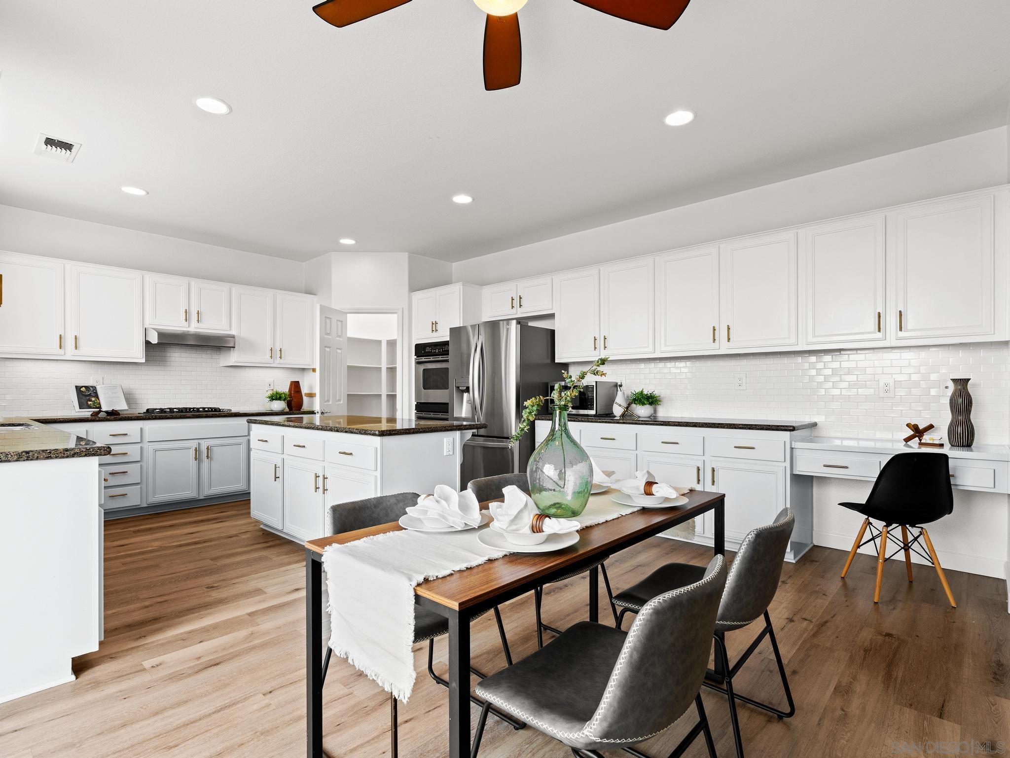 Detail Gallery Image 13 of 69 For 1574  Loma Alta, San Marcos,  CA 92069 - 5 Beds | 2/1 Baths