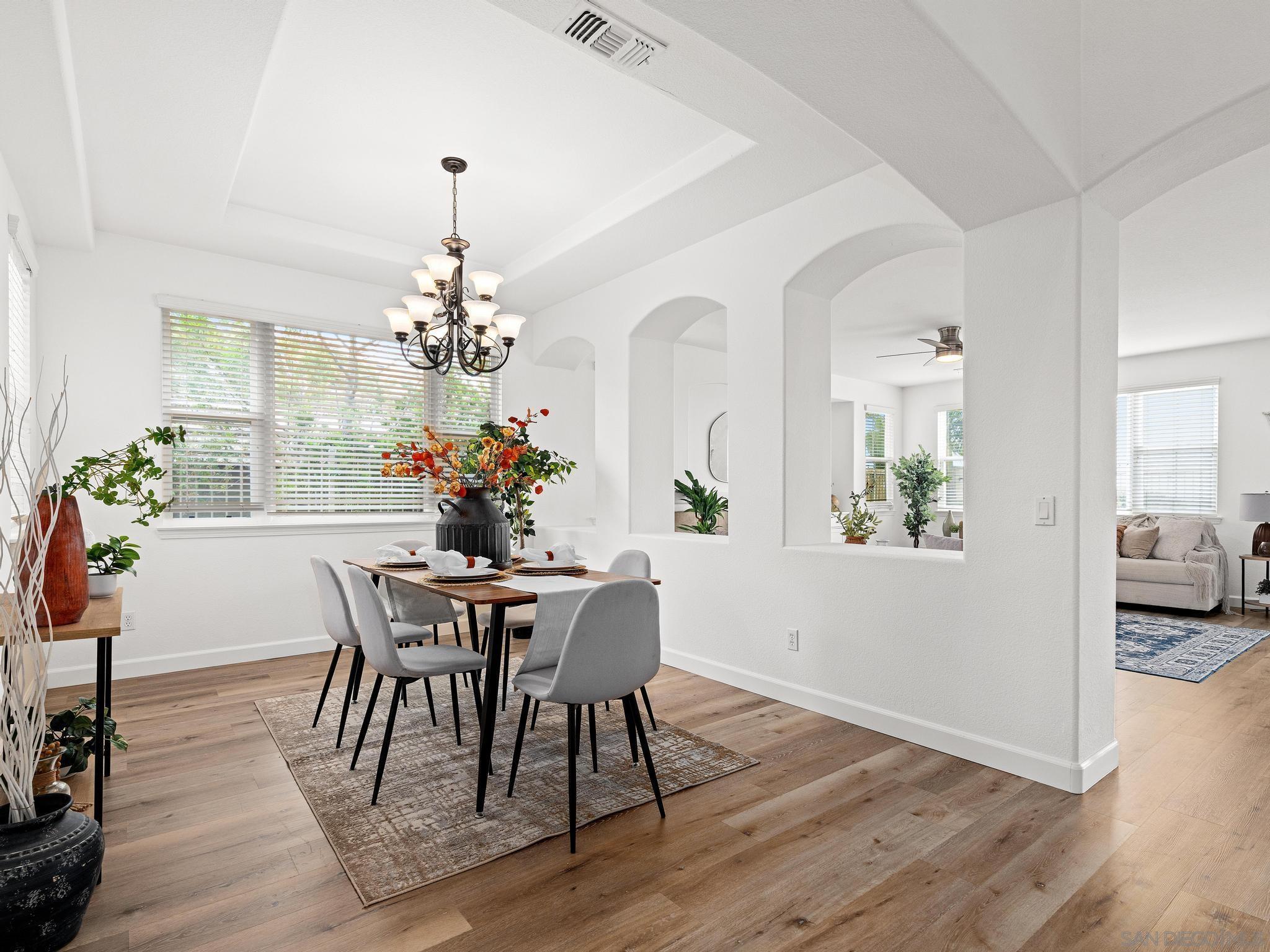 Detail Gallery Image 9 of 69 For 1574  Loma Alta, San Marcos,  CA 92069 - 5 Beds | 2/1 Baths