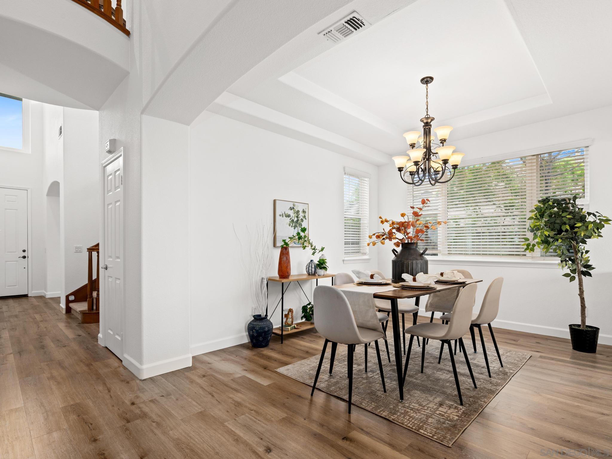 Detail Gallery Image 10 of 69 For 1574  Loma Alta, San Marcos,  CA 92069 - 5 Beds | 2/1 Baths