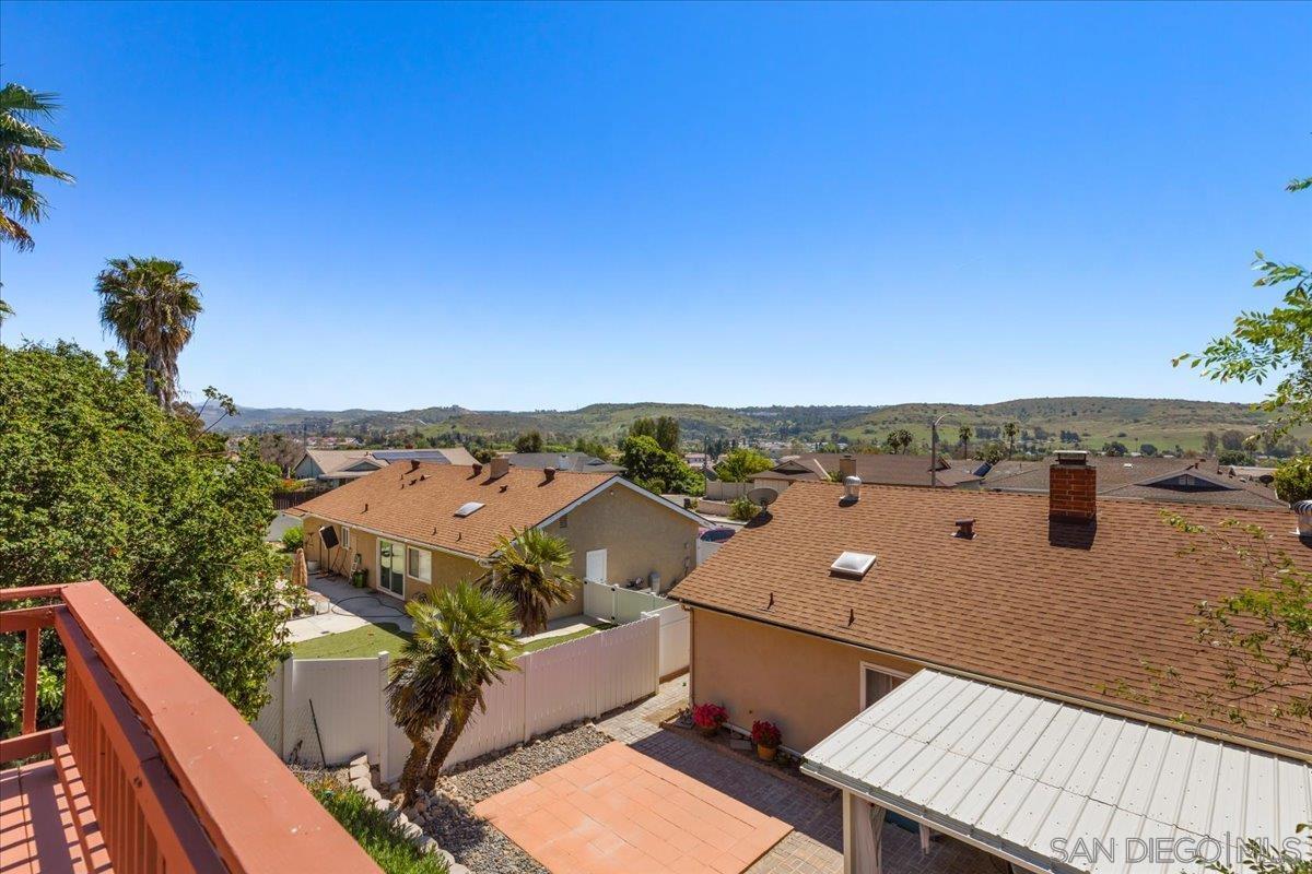 Detail Gallery Image 2 of 47 For 12938  Yankton, Poway,  CA 92064 - 3 Beds | 2 Baths