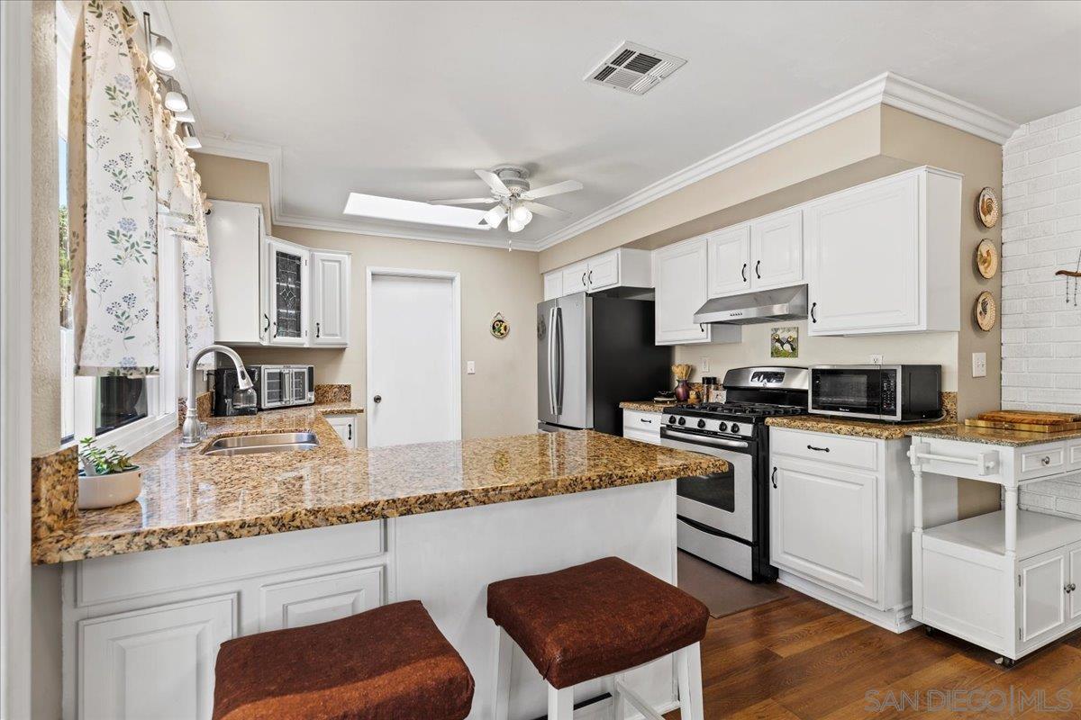 Detail Gallery Image 11 of 47 For 12938  Yankton, Poway,  CA 92064 - 3 Beds | 2 Baths