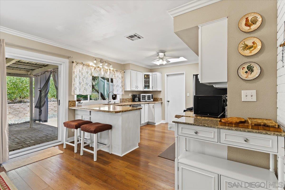 Detail Gallery Image 12 of 47 For 12938  Yankton, Poway,  CA 92064 - 3 Beds | 2 Baths