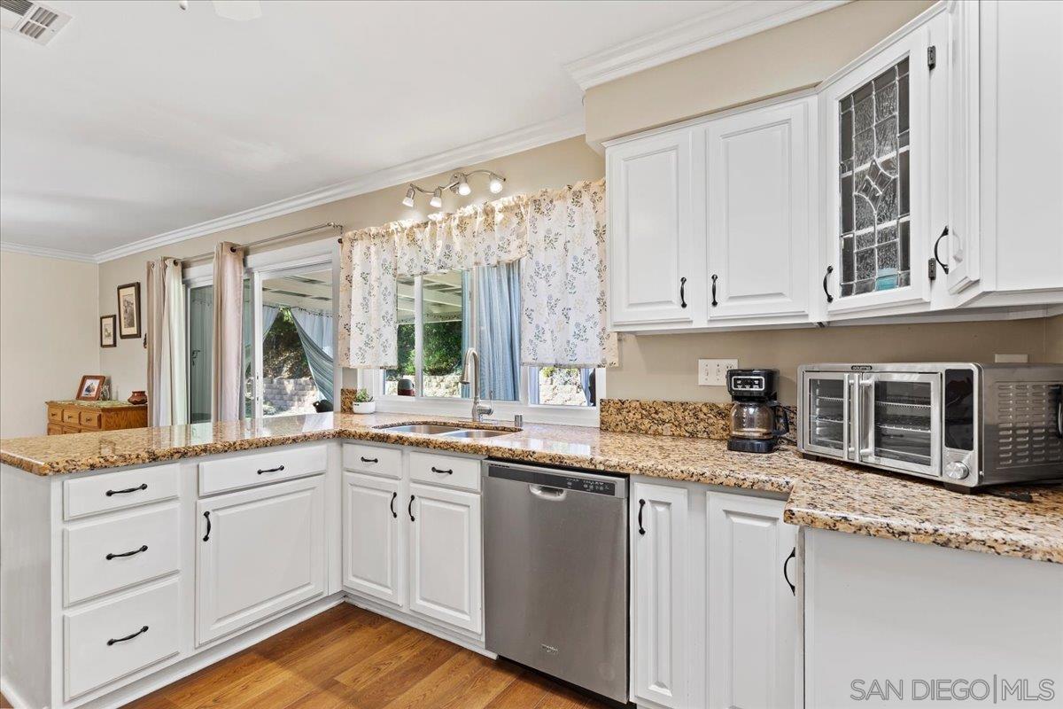 Detail Gallery Image 15 of 47 For 12938  Yankton, Poway,  CA 92064 - 3 Beds | 2 Baths