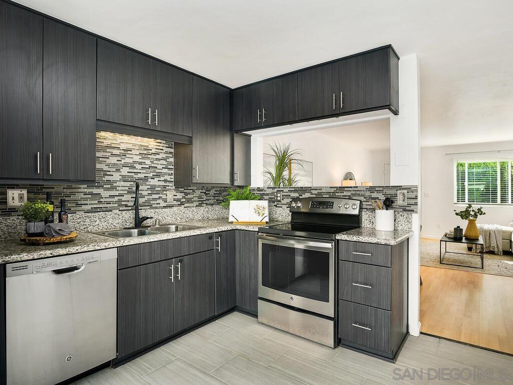 Detail Gallery Image 10 of 29 For 4154  Camino Islay, San Diego,  CA 92122 - 2 Beds | 1 Baths