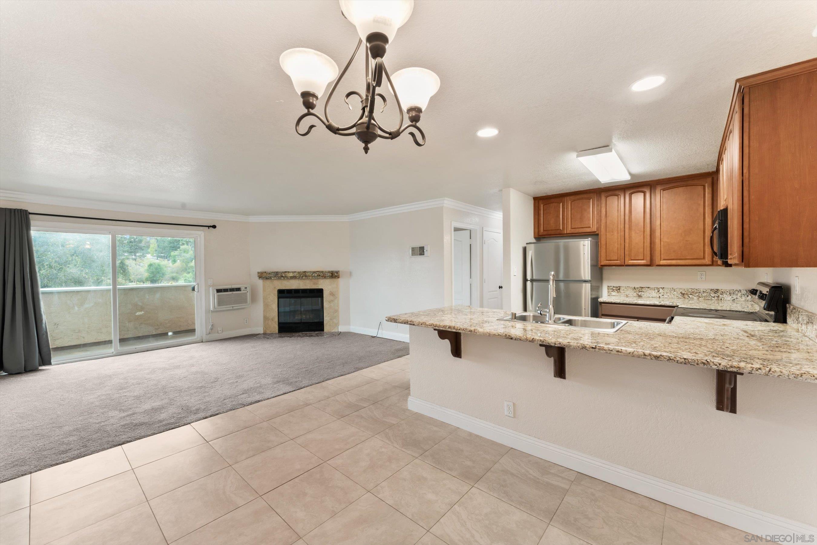 Detail Gallery Image 14 of 36 For 1075 N Escondido Blvd  #209,  Escondido,  CA 92026 - 2 Beds | 2 Baths