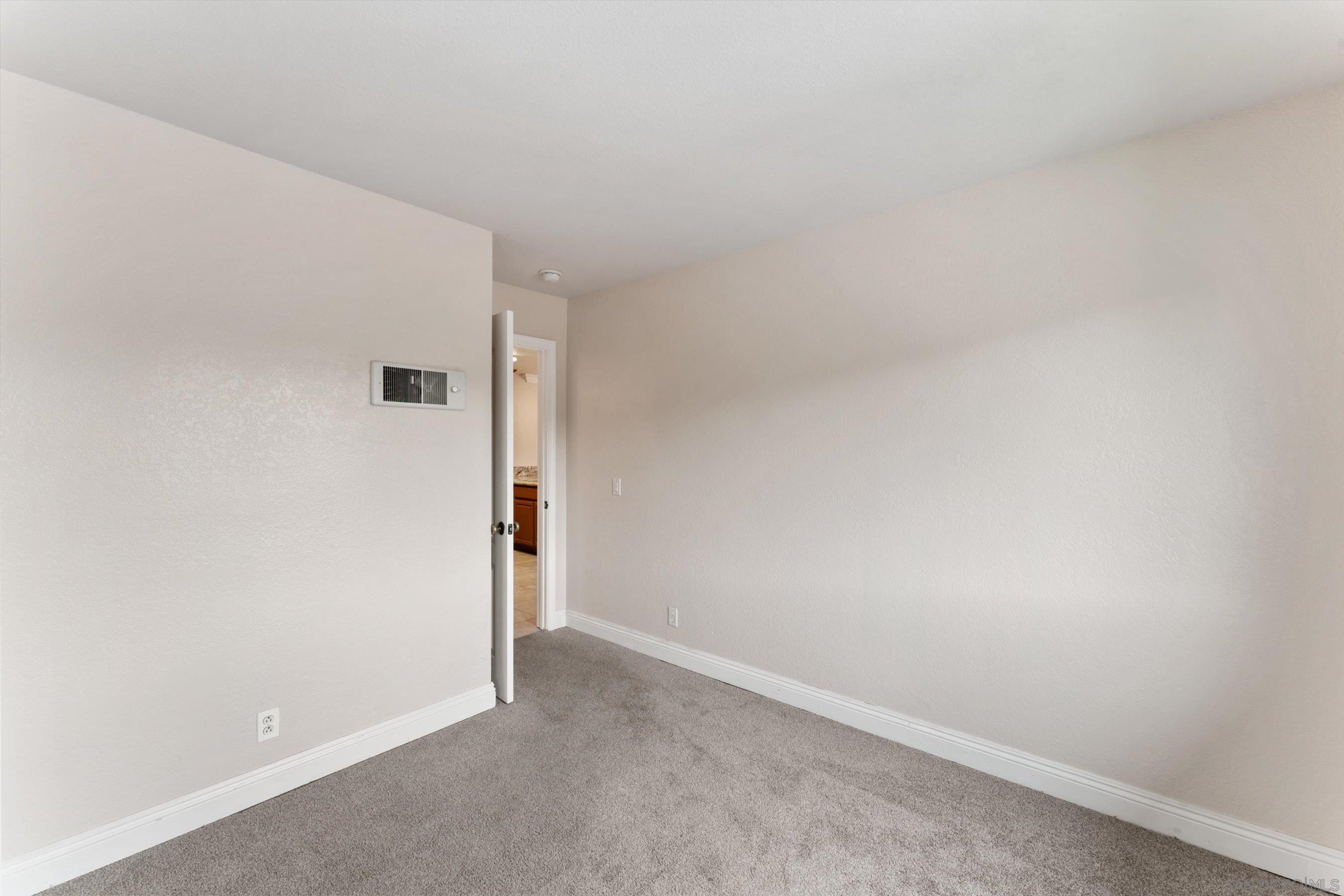 Detail Gallery Image 19 of 36 For 1075 N Escondido Blvd  #209,  Escondido,  CA 92026 - 2 Beds | 2 Baths