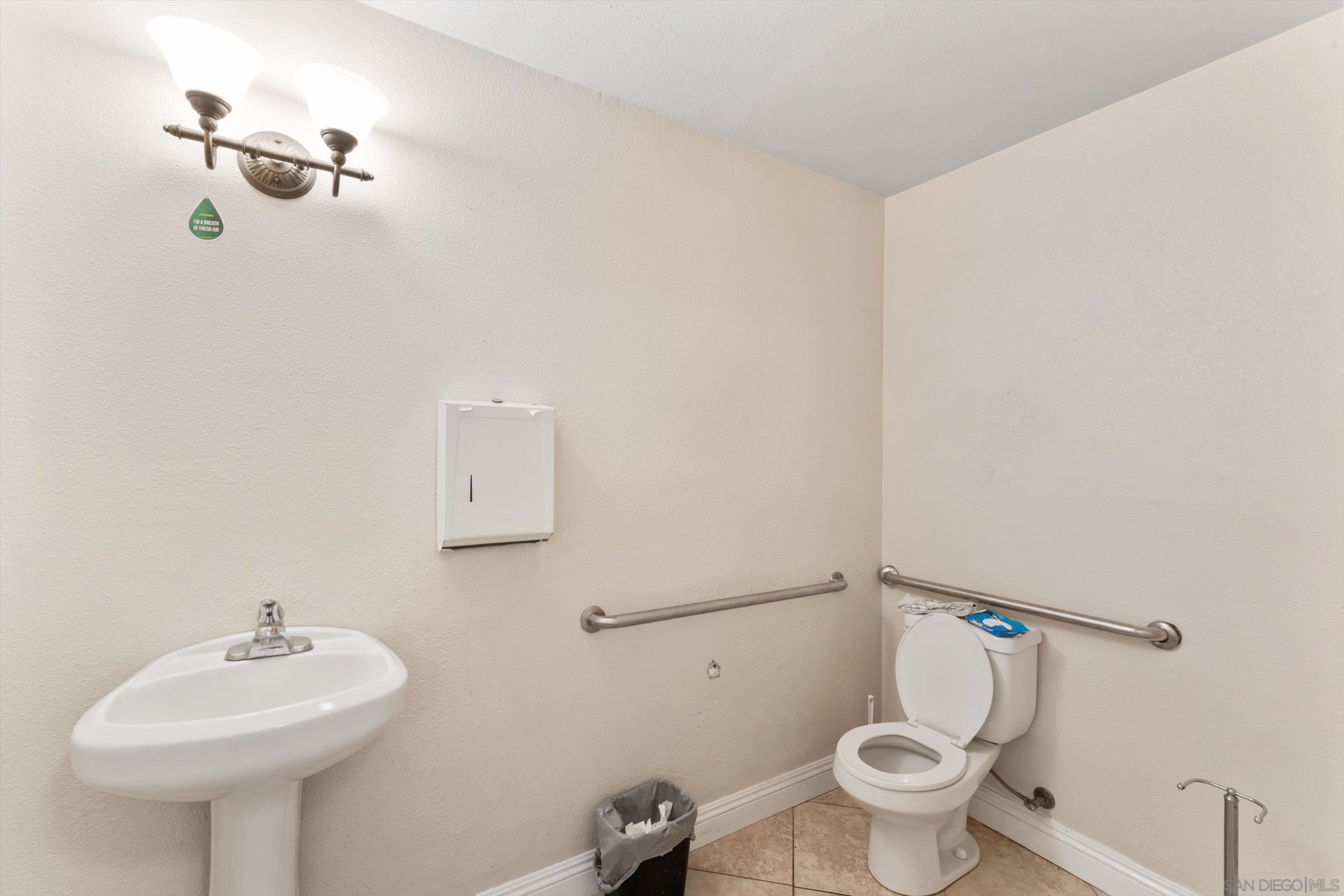Detail Gallery Image 34 of 36 For 1075 N Escondido Blvd  #209,  Escondido,  CA 92026 - 2 Beds | 2 Baths