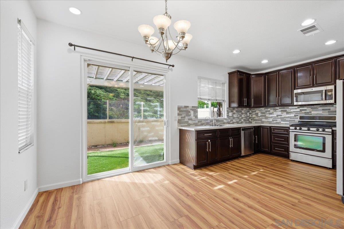 Detail Gallery Image 11 of 56 For 10294  Scripps Poway Pkwy  #5,  San Diego,  CA 92131 - 2 Beds | 2/1 Baths