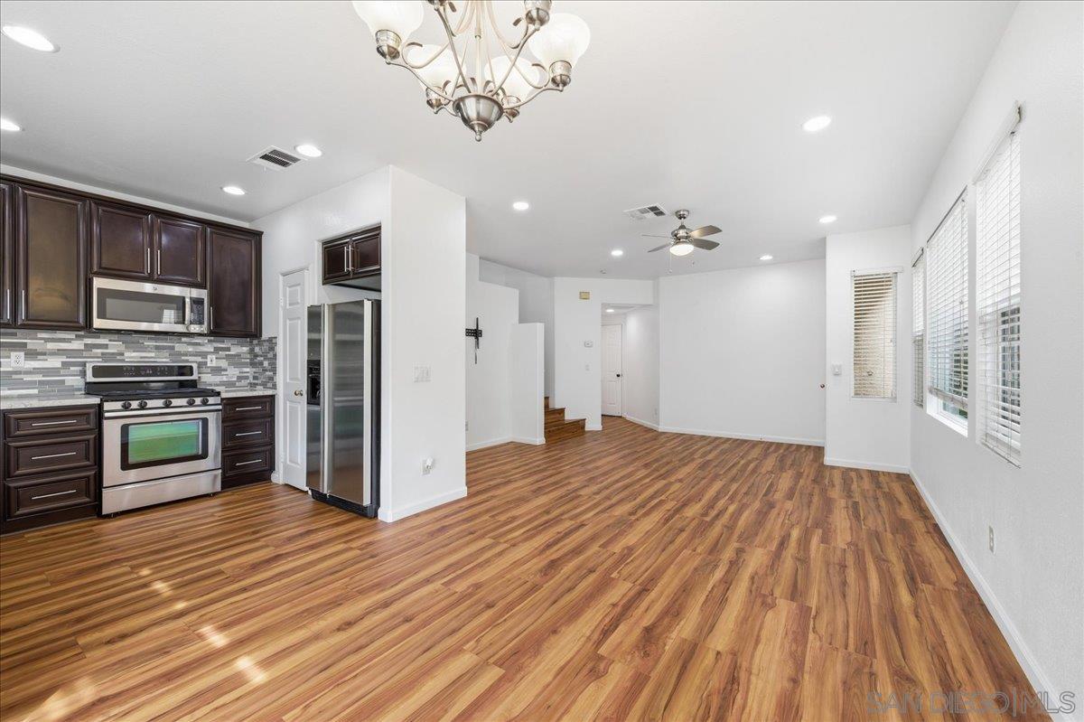 Detail Gallery Image 15 of 56 For 10294  Scripps Poway Pkwy  #5,  San Diego,  CA 92131 - 2 Beds | 2/1 Baths