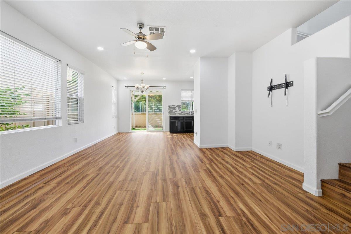 Detail Gallery Image 8 of 56 For 10294  Scripps Poway Pkwy  #5,  San Diego,  CA 92131 - 2 Beds | 2/1 Baths