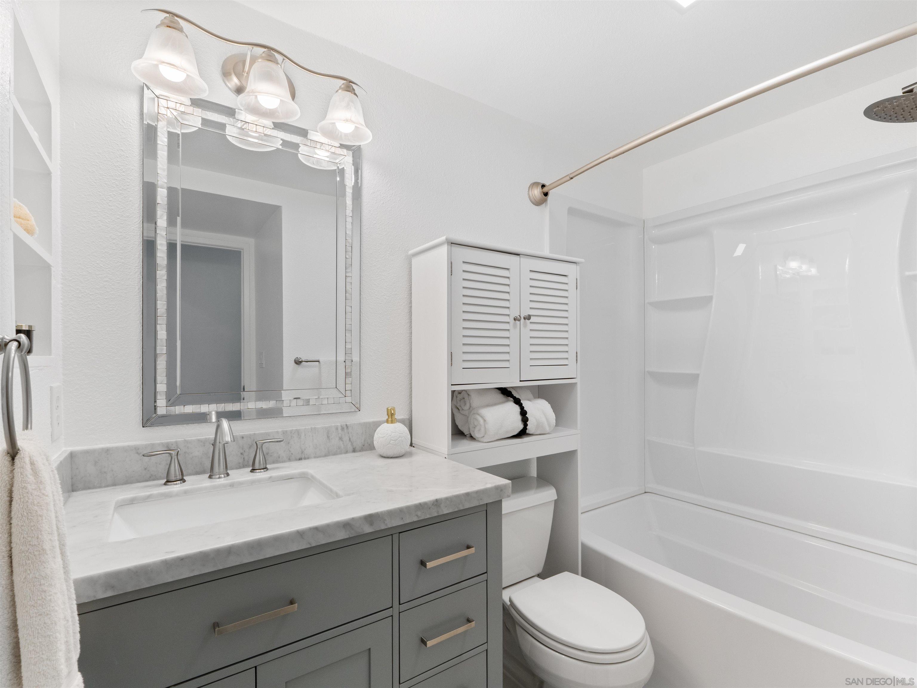 Detail Gallery Image 15 of 43 For 2835  Hillsboro Ct, Carlsbad,  CA 92010 - 3 Beds | 2 Baths