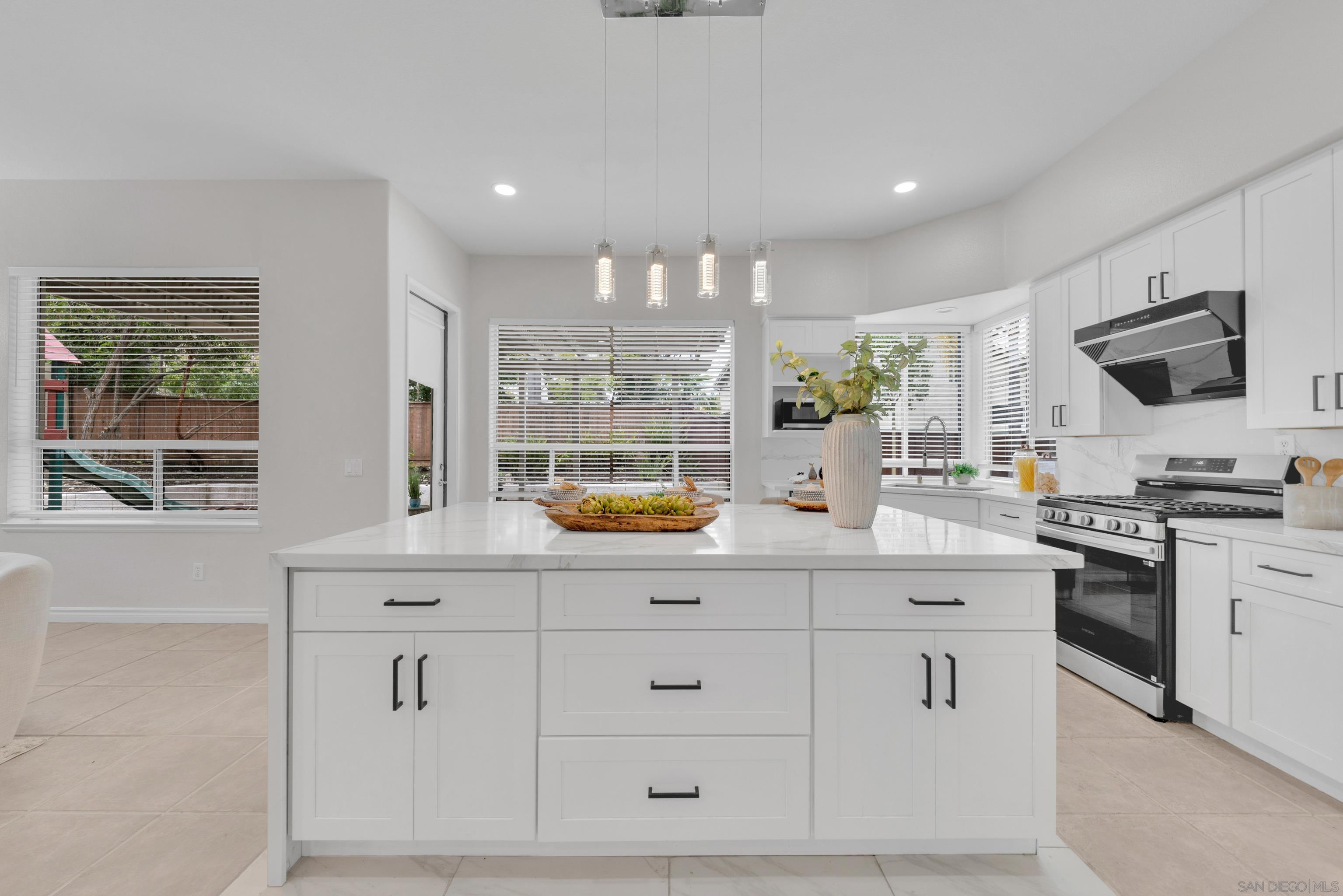 Detail Gallery Image 10 of 41 For 11674  Scripps Creek, San Diego,  CA 92131 - 5 Beds | 3 Baths