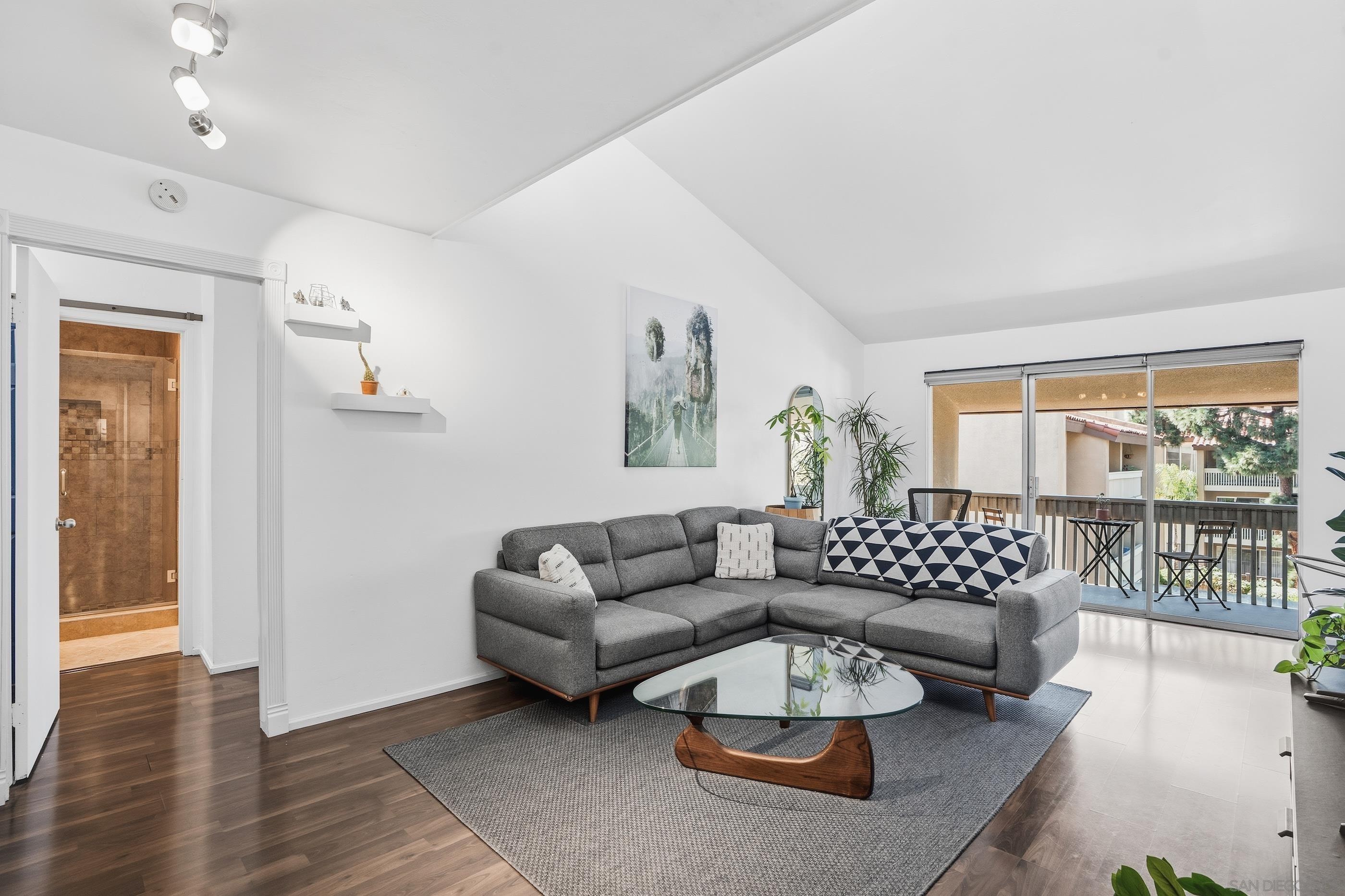 Front Image Thumbnail for SD260007927