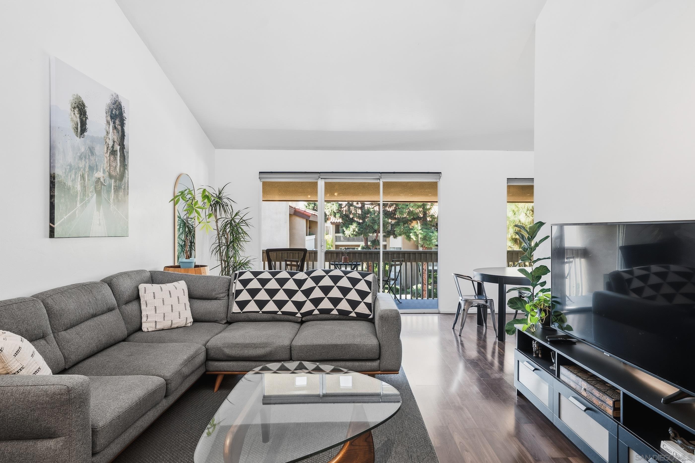 Detail Gallery Image 4 of 31 For 1885  Diamond St  #333,  San Diego,  CA 92109 - 2 Beds | 2 Baths