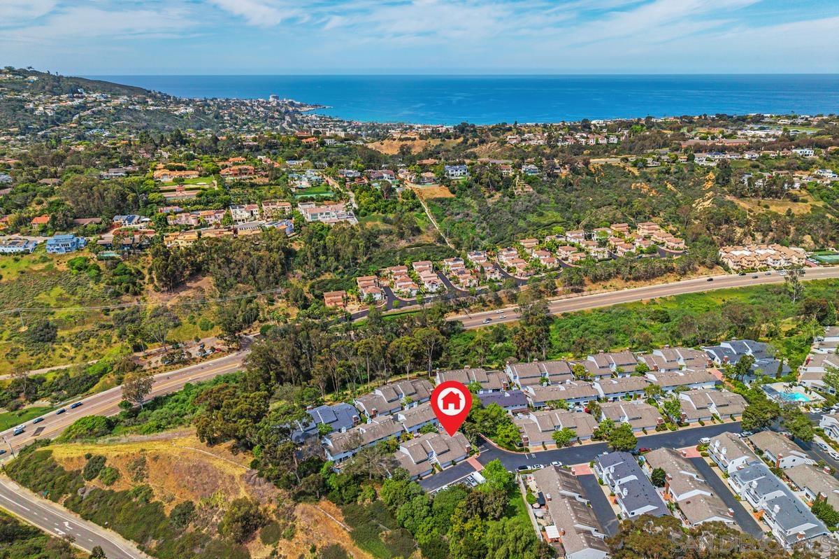Detail Gallery Image 2 of 40 For 8028  Caminito Mallorca, La Jolla,  CA 92037 - 2 Beds | 2 Baths