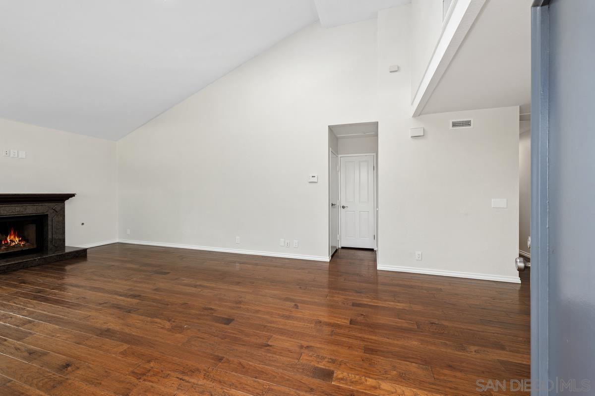 Detail Gallery Image 16 of 40 For 8028  Caminito Mallorca, La Jolla,  CA 92037 - 2 Beds | 2 Baths